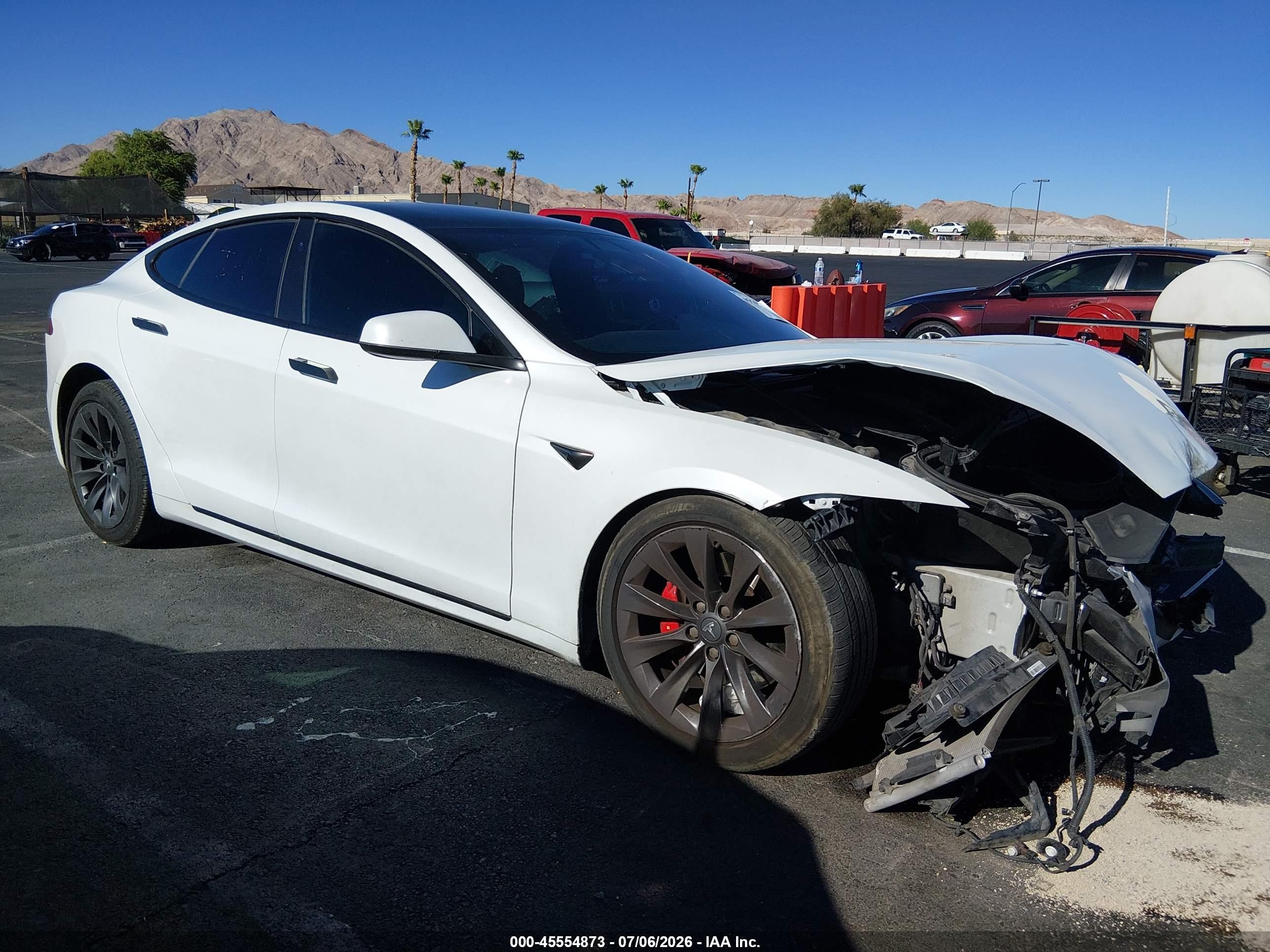 2020 Tesla Model S Performance, VIN 5YJSA1E45LF364685 — Front end