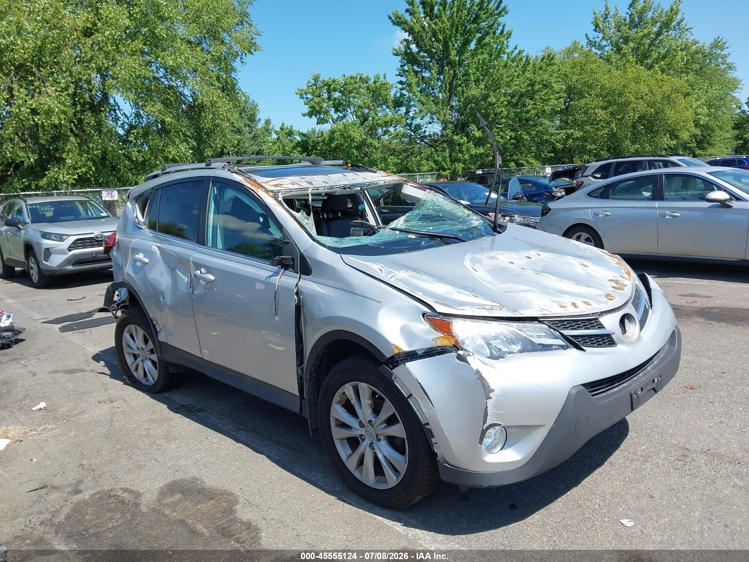 2015 Toyota RAV4 Limited, VIN 2T3DFREV1FW365283 — Front end