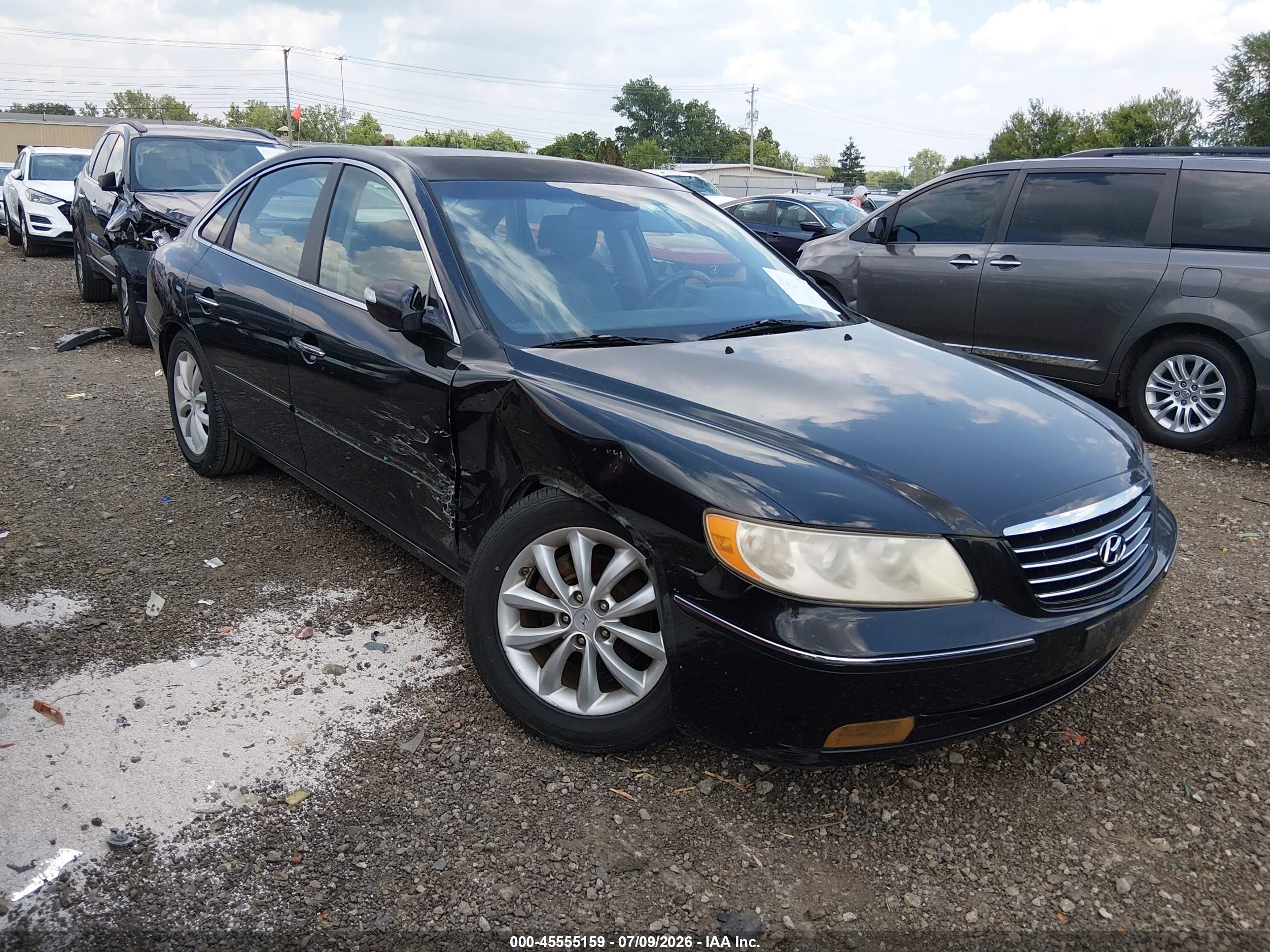 2008 Hyundai Azera Limited, VIN KMHFC46F88A287643 — Бок