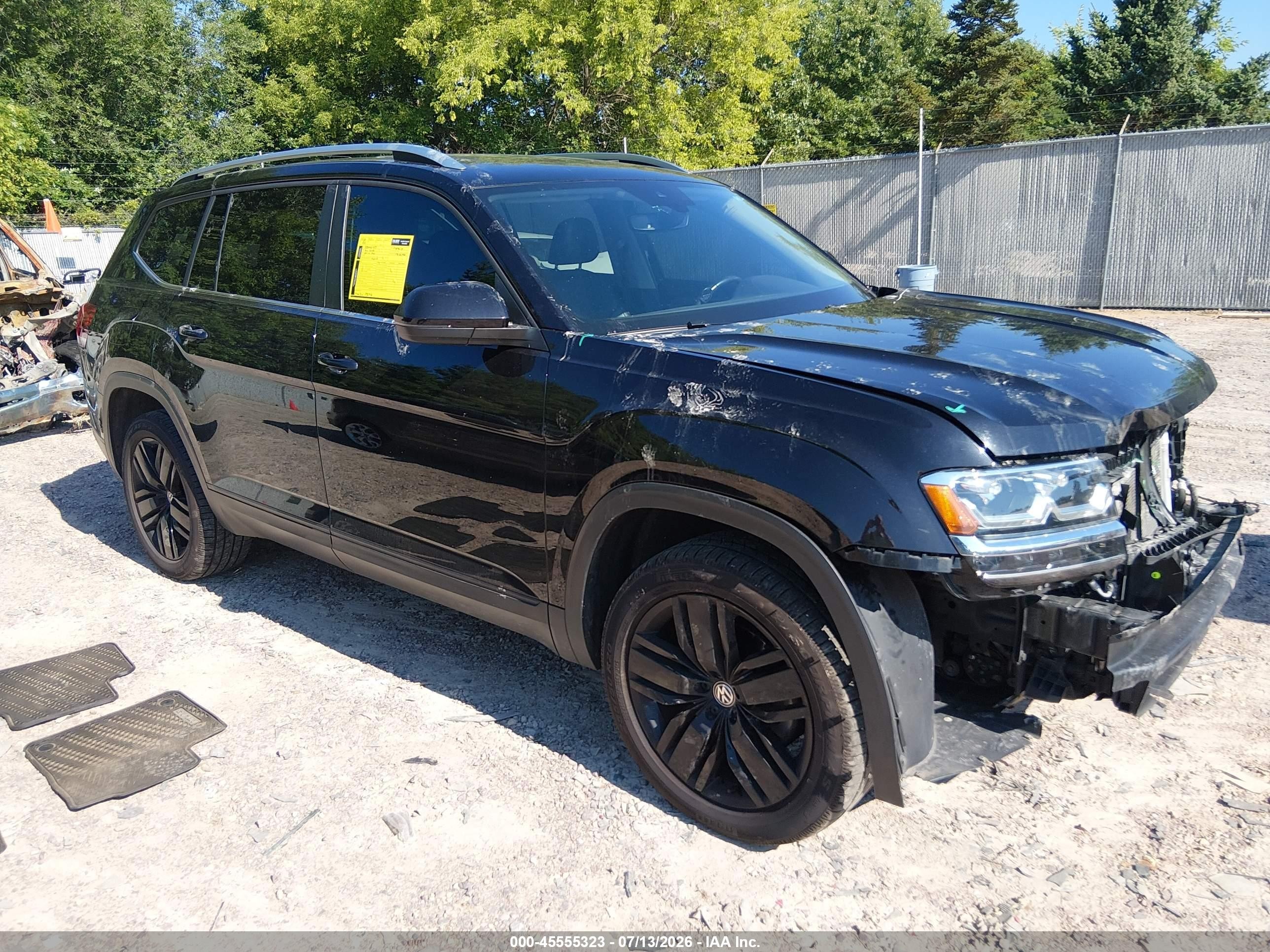 2019 Volkswagen Atlas SE, VIN 1V2UR2CA8KC605665 — Front end