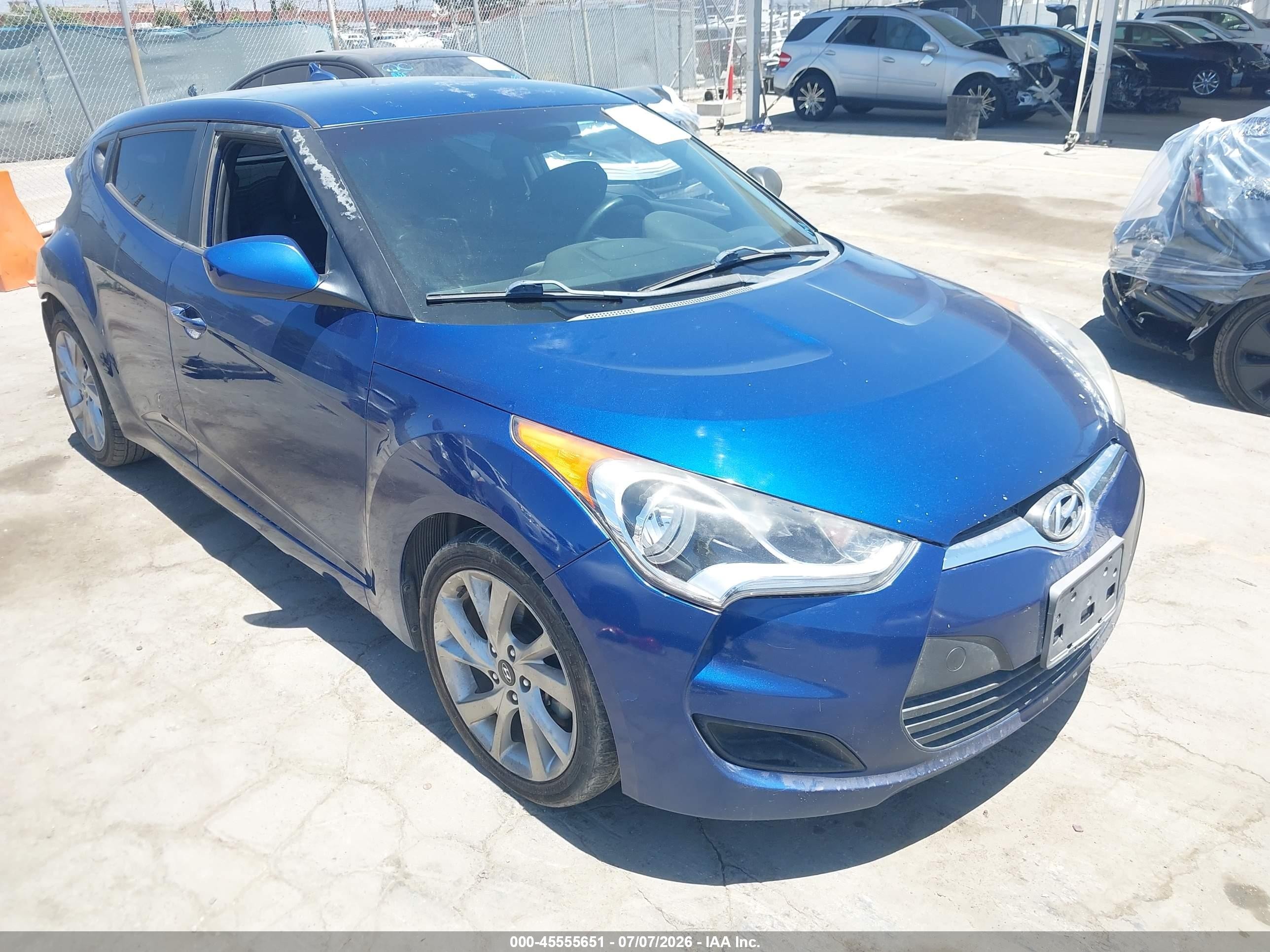 2016 Hyundai Veloster, VIN KMHTC6AD6GU275279 — Rear end