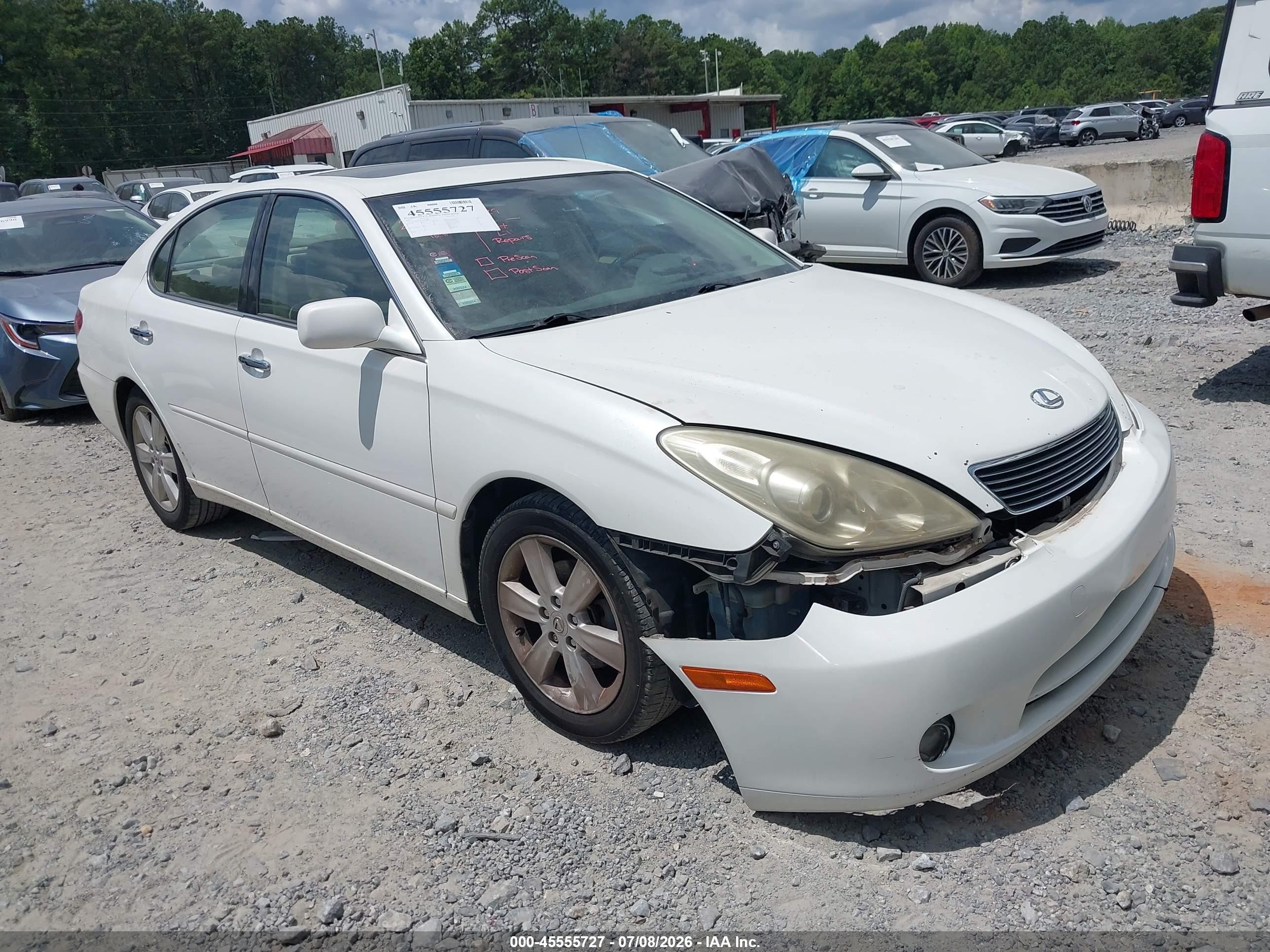 2005 Lexus ES 350, VIN JTHBA30G055128851 — Перед