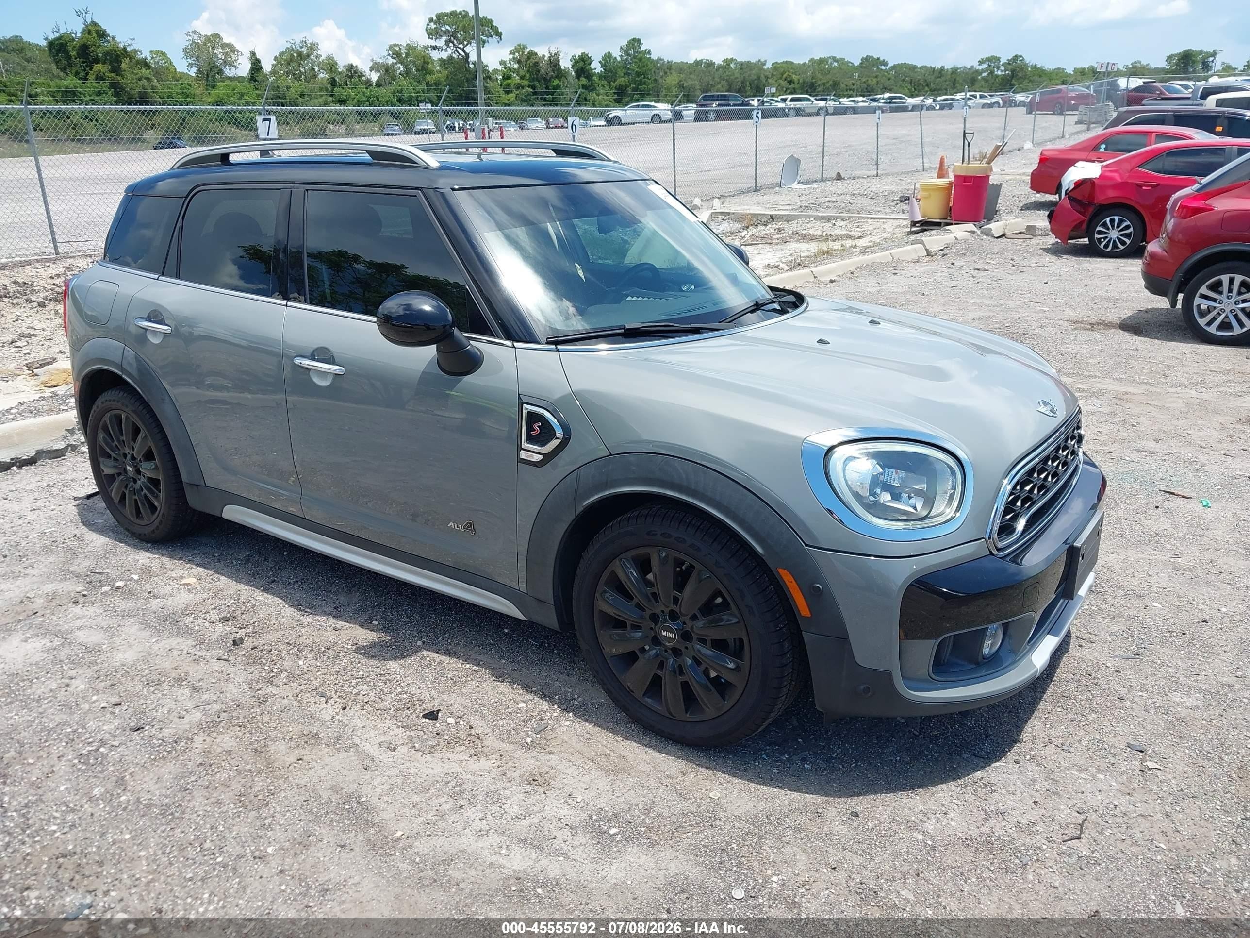 2018 MINI Countryman Cooper S, VIN WMZYT5C37J3D81863 — Rear end