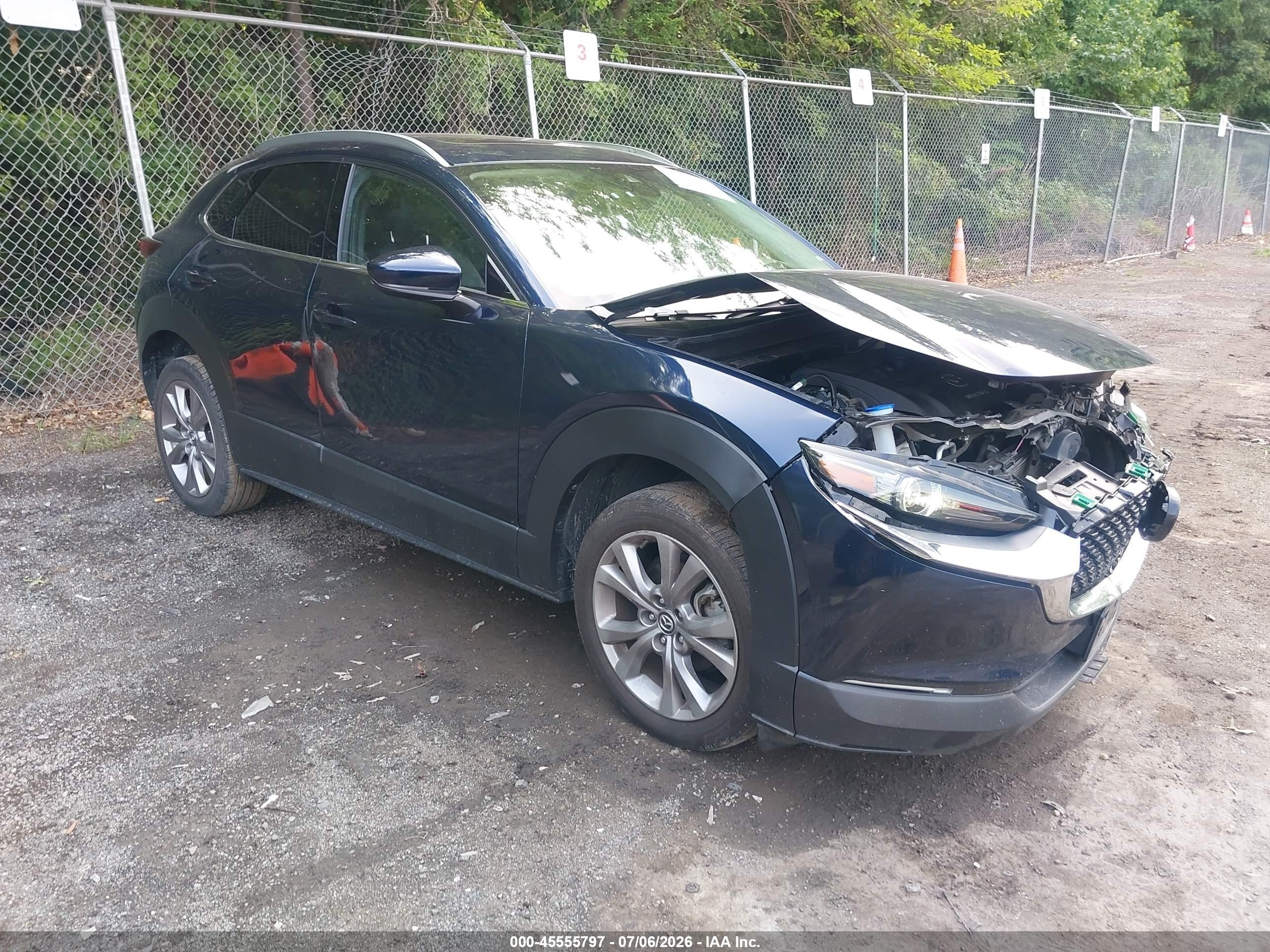 2021 Mazda CX-30 Premium, VIN 3MVDMBDL3MM316516 — Front end