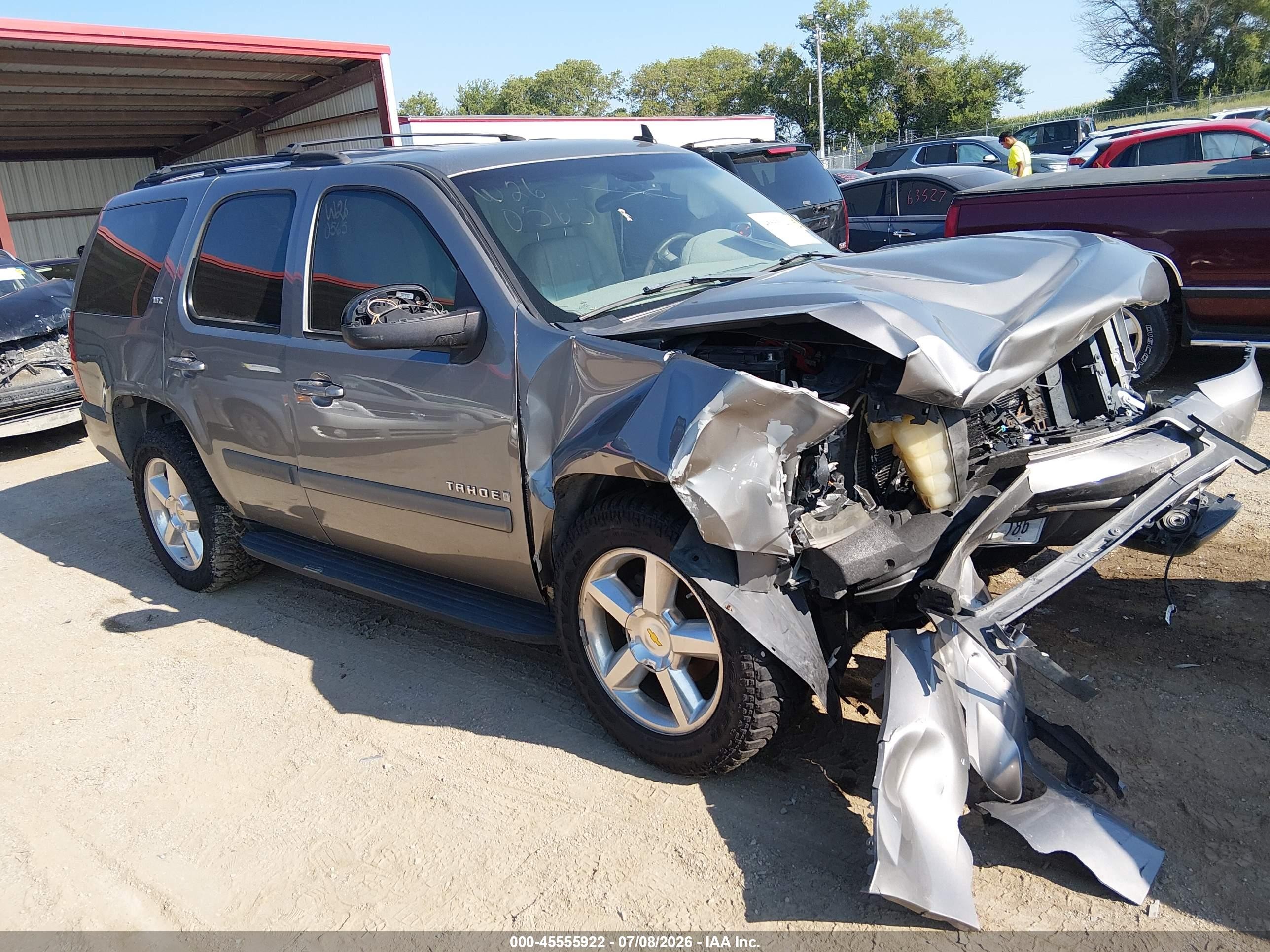 2007 Chevrolet Tahoe LTZ, VIN 1GNFK13047J116254 — Front end