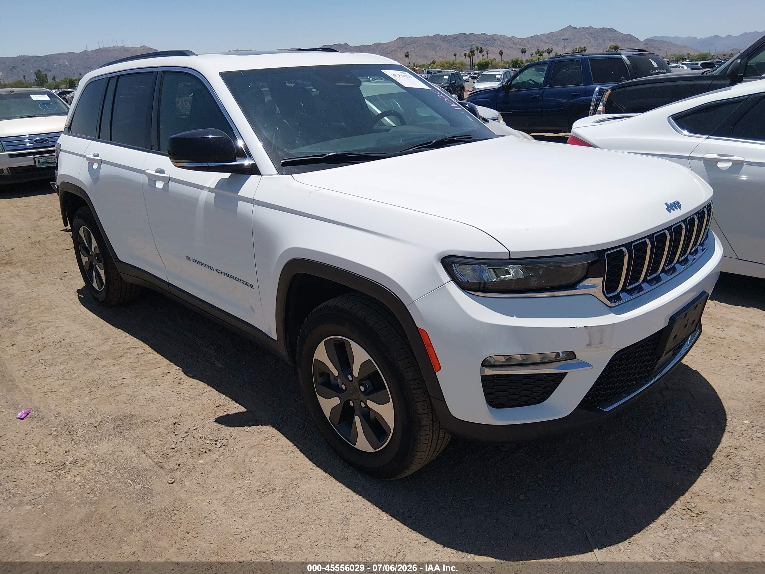 2024 Jeep Grand Cherokee, VIN 1C4RJYB67RC129675 — Rear end