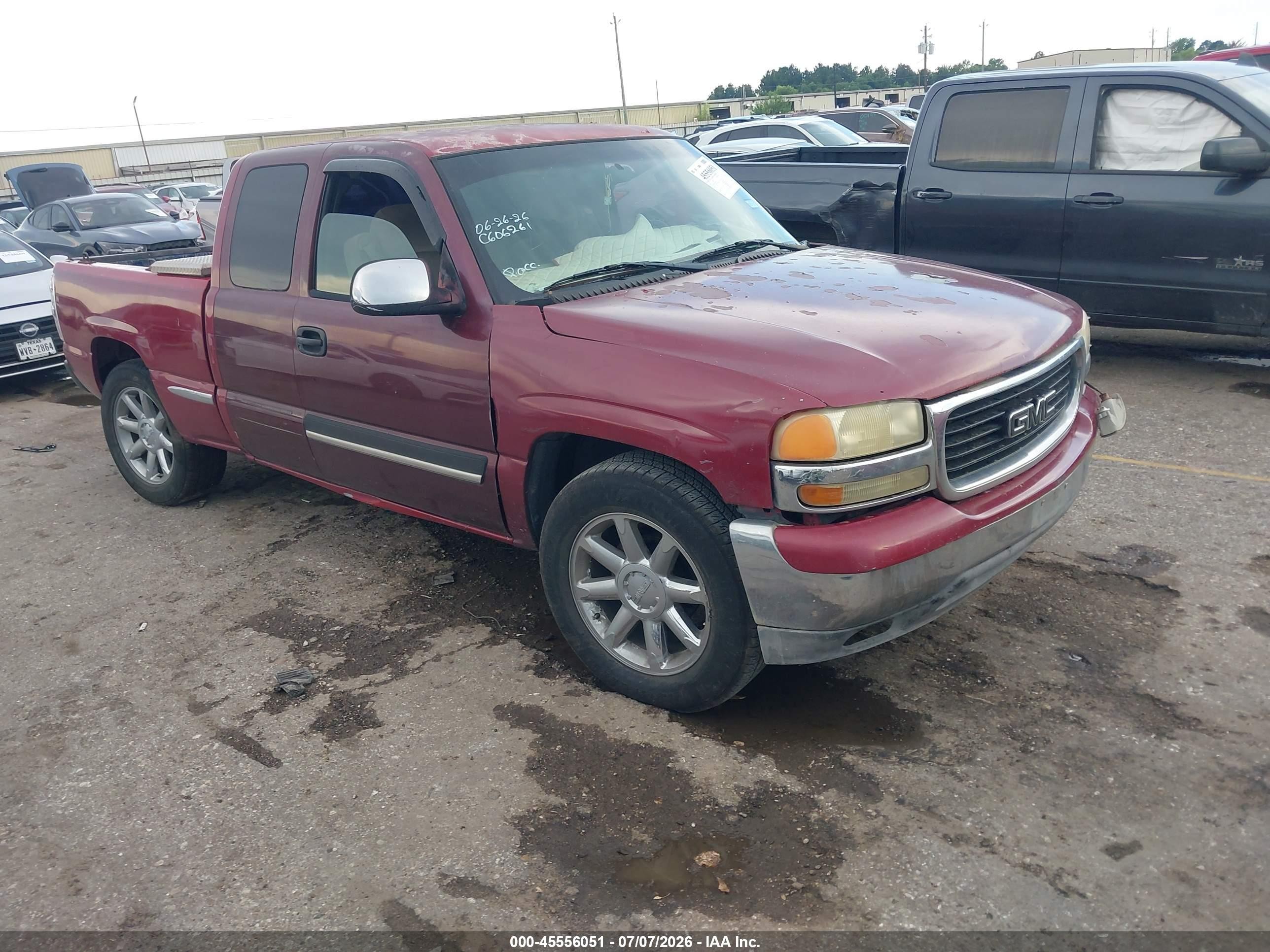 2001 GMC Sierra 1500 SLE, VIN 2GTEC19V911164564 — Side