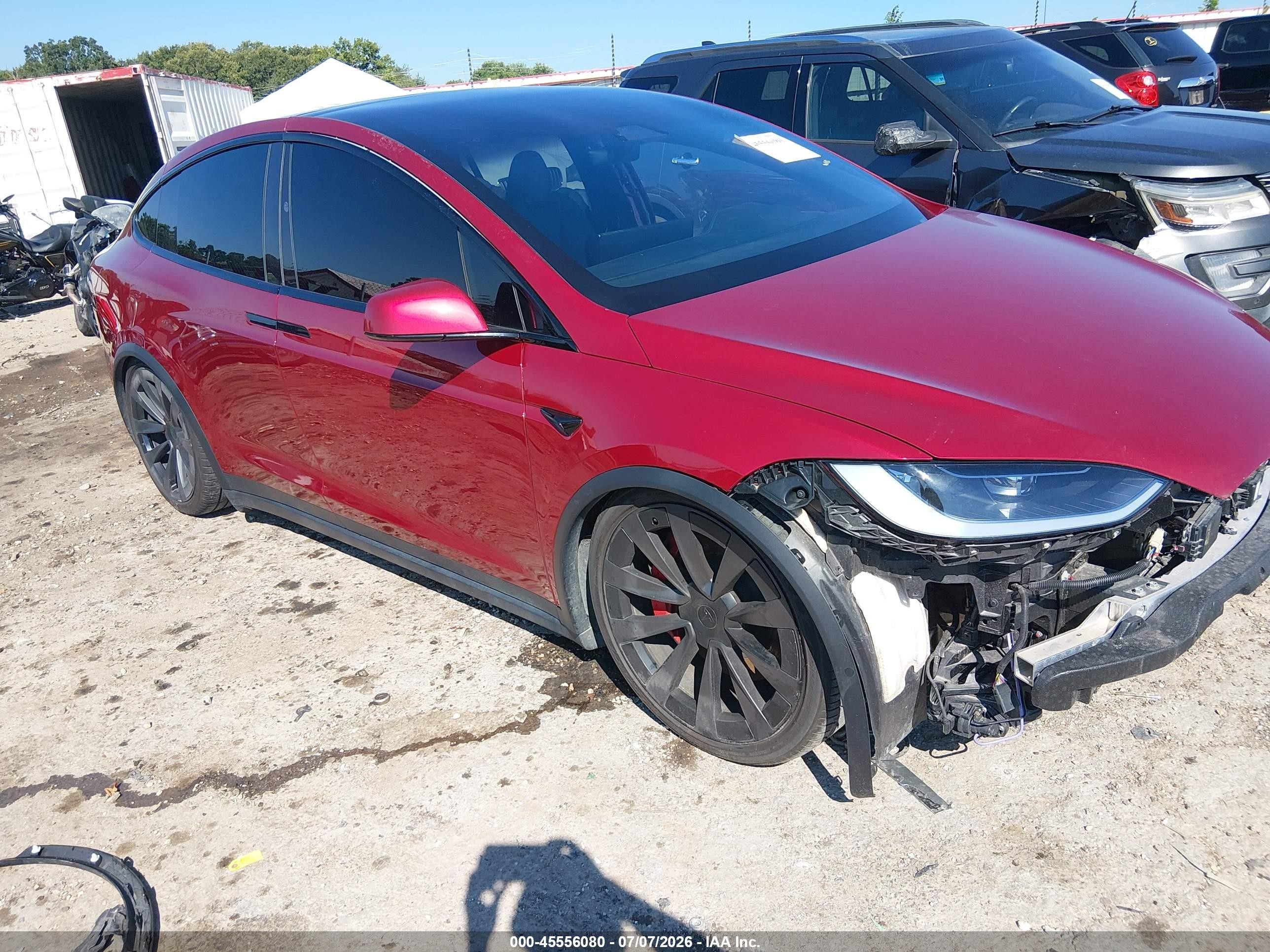 2023 Tesla Model X Plaid, VIN 7SAXCBE62PF431131 — Front end