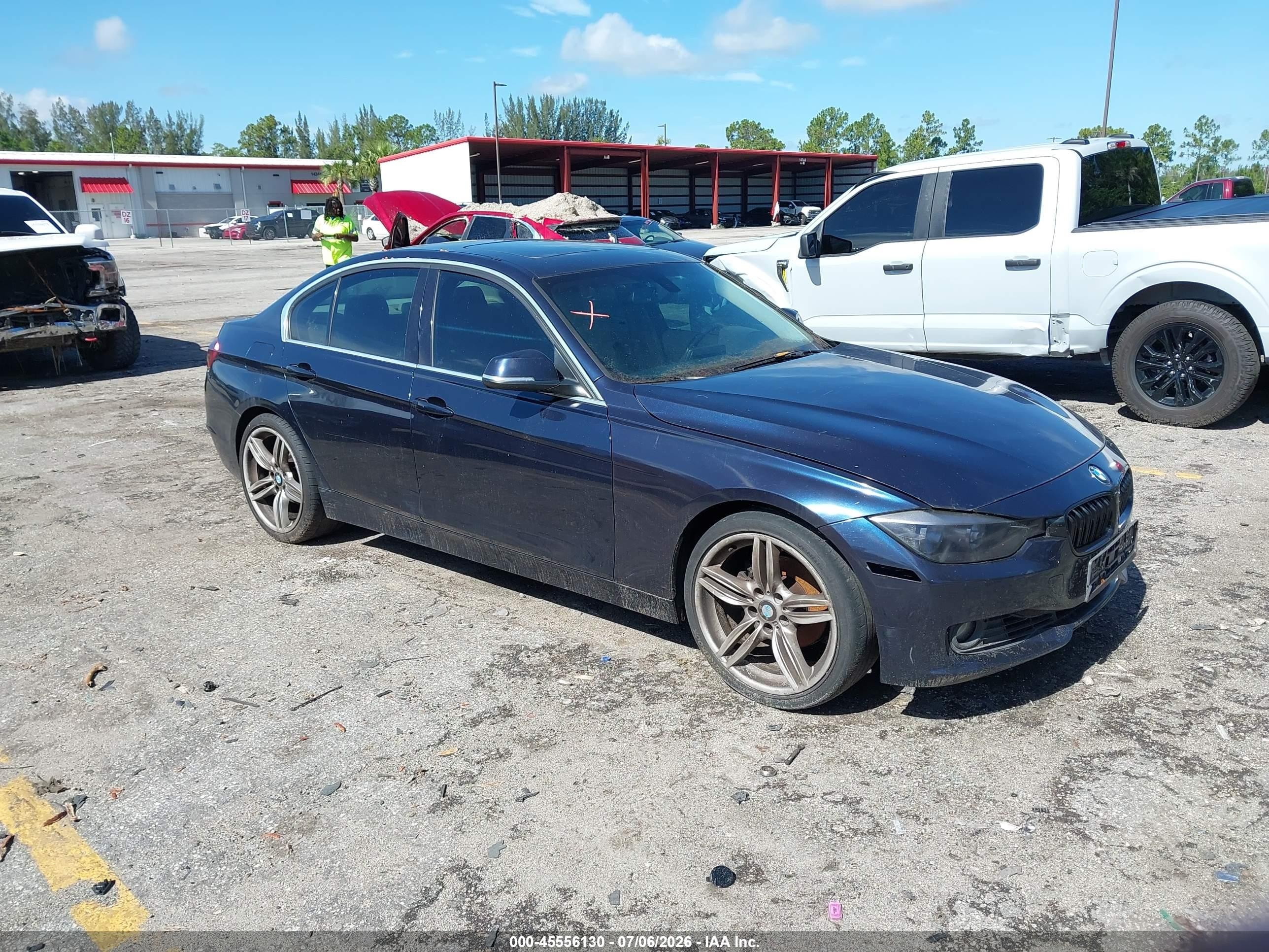 2012 BMW 3 Series 328i, VIN WBA3A5C56CF349497 — Normal wear
