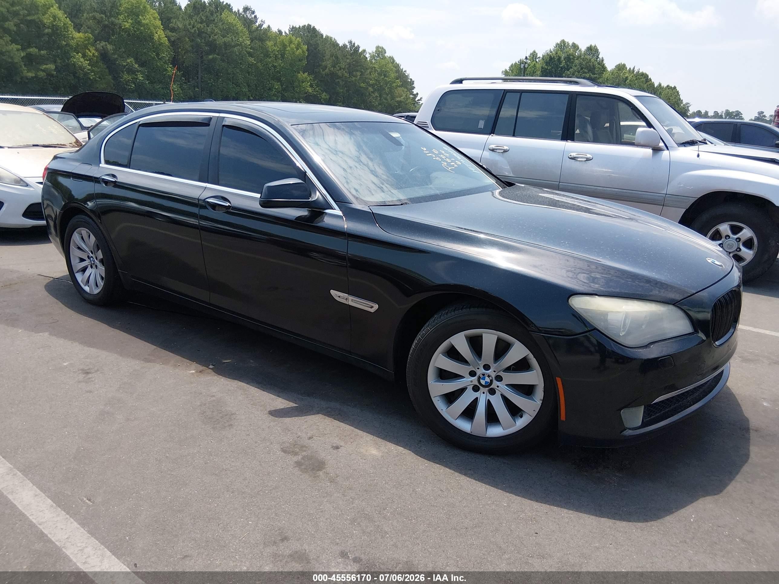 2011 BMW 7 Series 750Li xDrive, VIN WBAKC8C50BC432902 — Normal wear