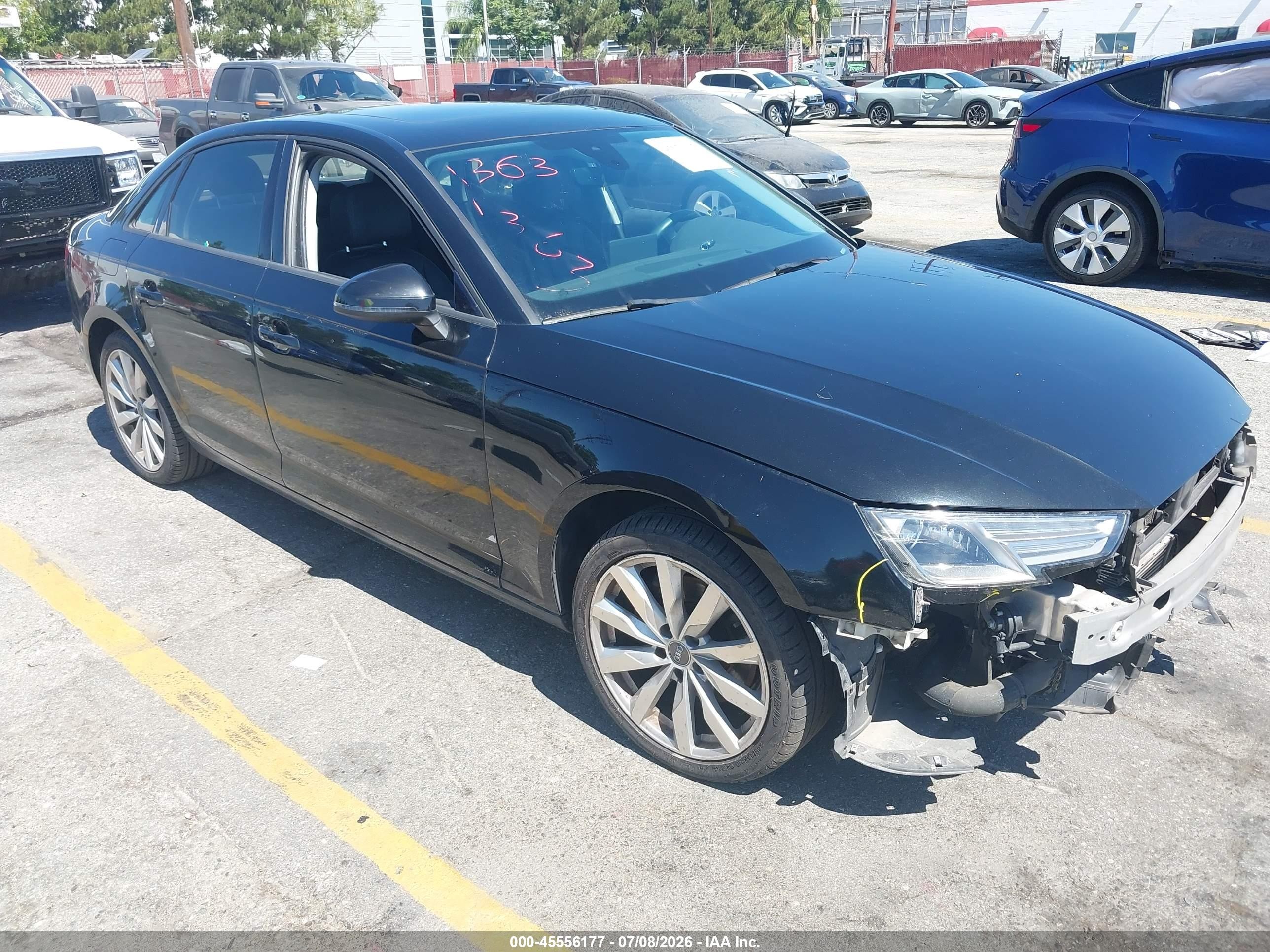 2017 Audi A4 ultra Premium, VIN WAUGMAF41HA079362 — Перед
