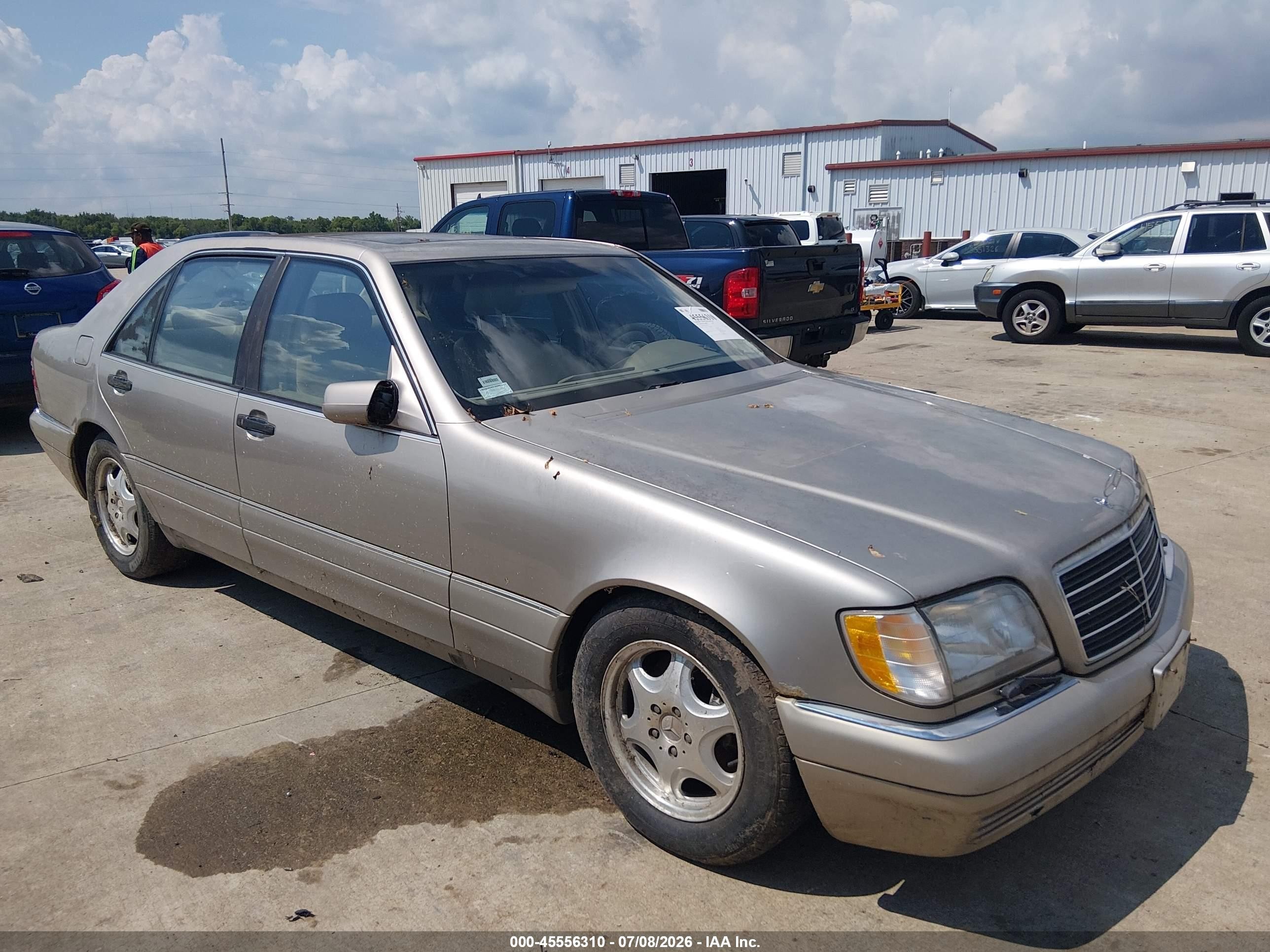 1999 Mercedes-Benz S 320/430/500, VIN WDBGA43G5XA425227 — Normal wear