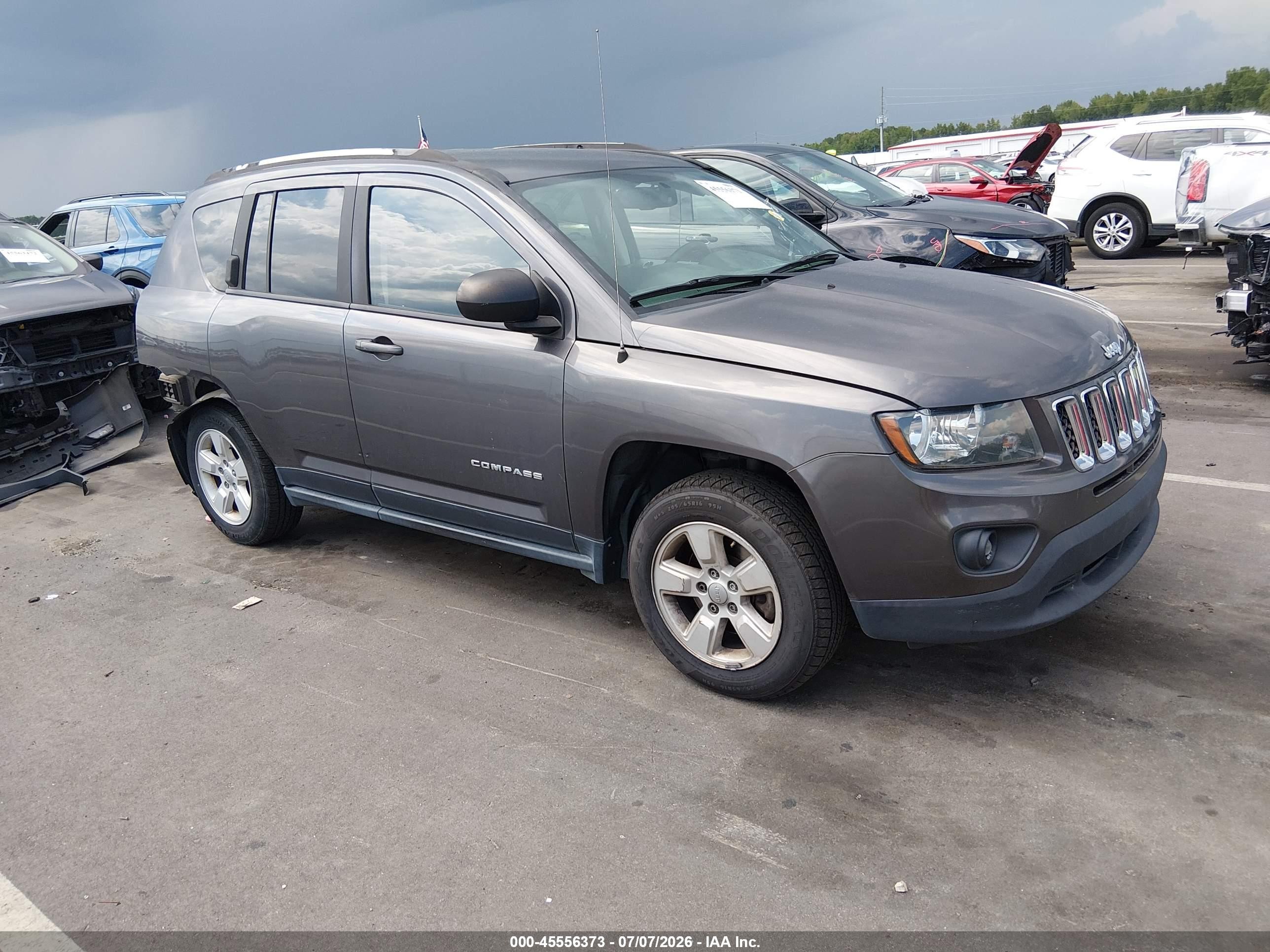 2017 Jeep Compass Sport, VIN 1C4NJCBBXHD186556 — Rear end