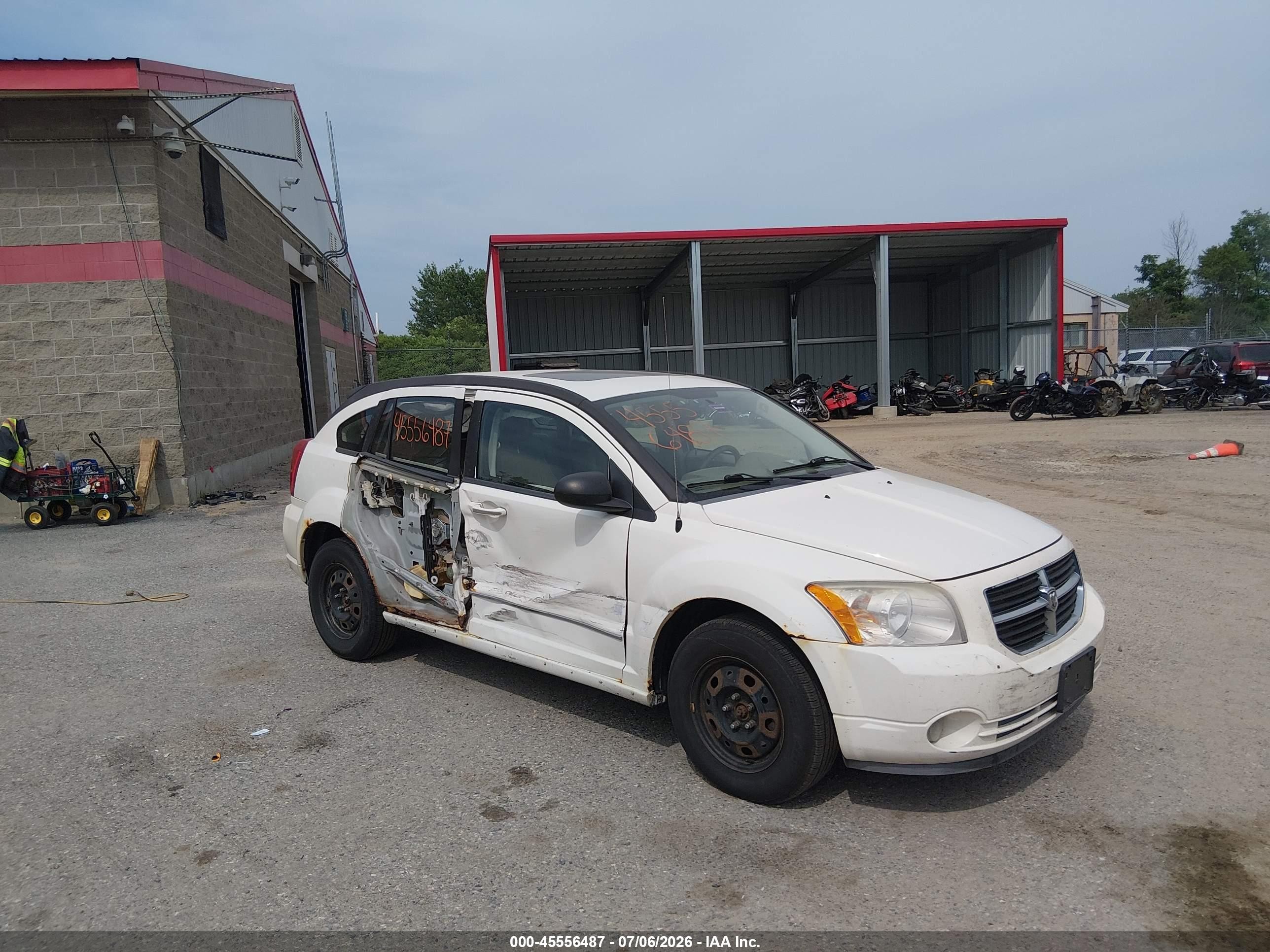 2007 Dodge Caliber R/T, VIN 1B3HE78K77D129134 — Side
