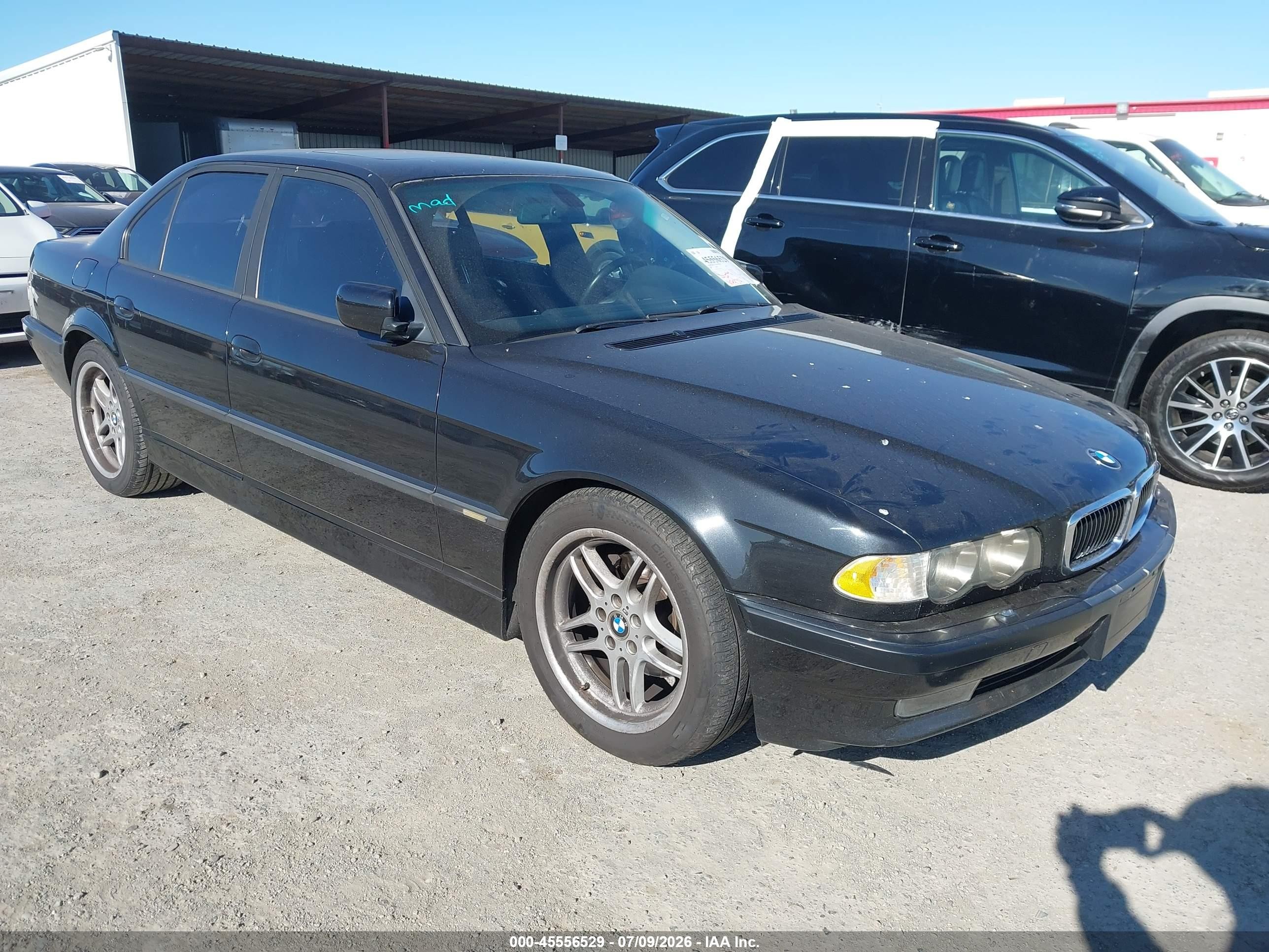 2001 BMW 7 Series 740i, VIN WBAGG83471DN84640 — Перед