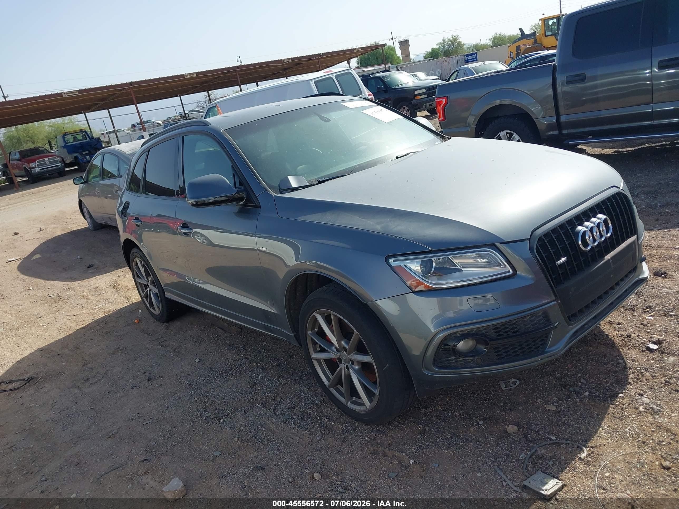 2016 Audi Q5 Prestige, VIN WA1W7AFP0GA104583 — Normal wear