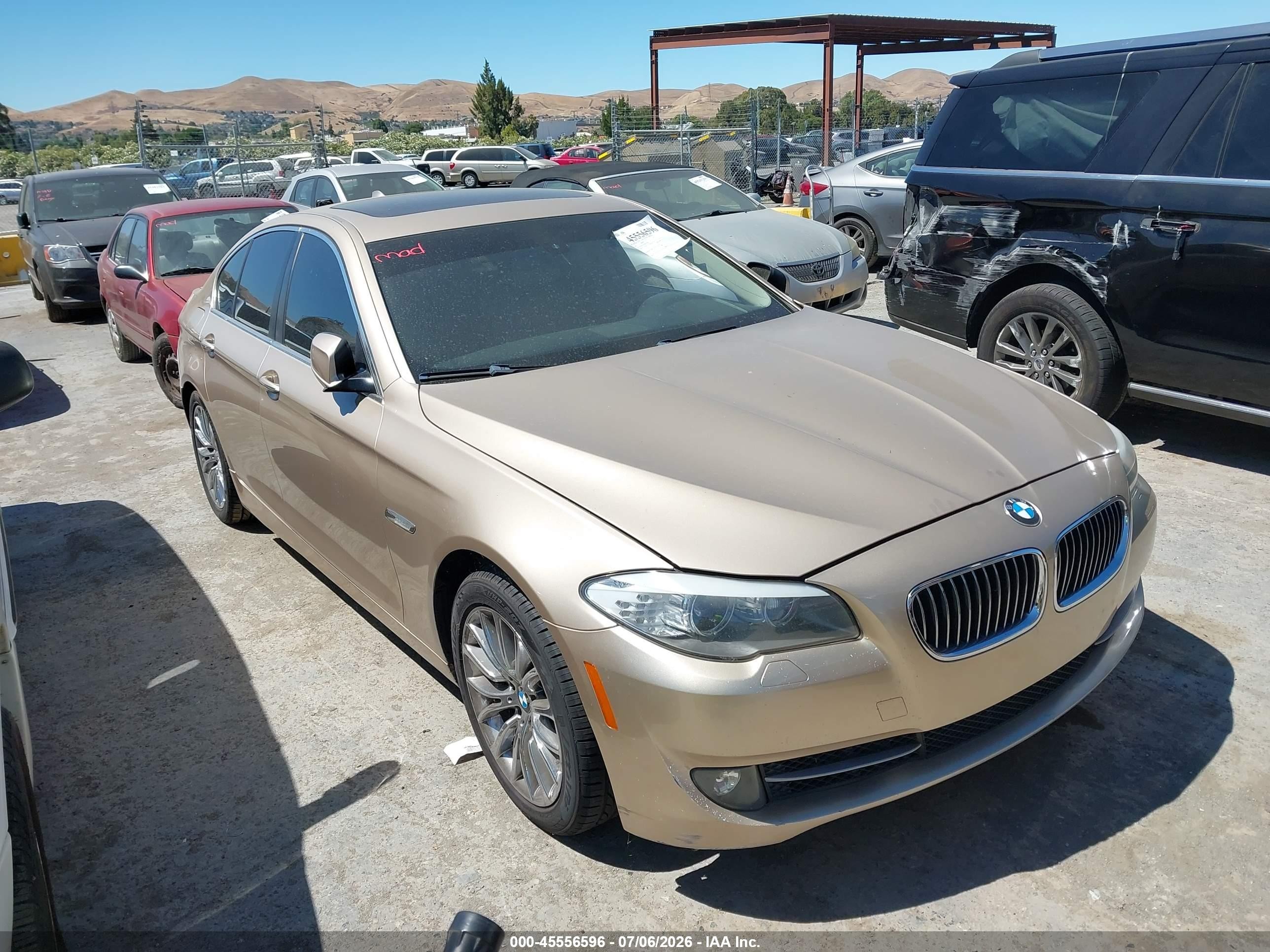 2013 BMW 5 Series 528i, VIN WBAXG5C5XDDY34528 — Normal wear
