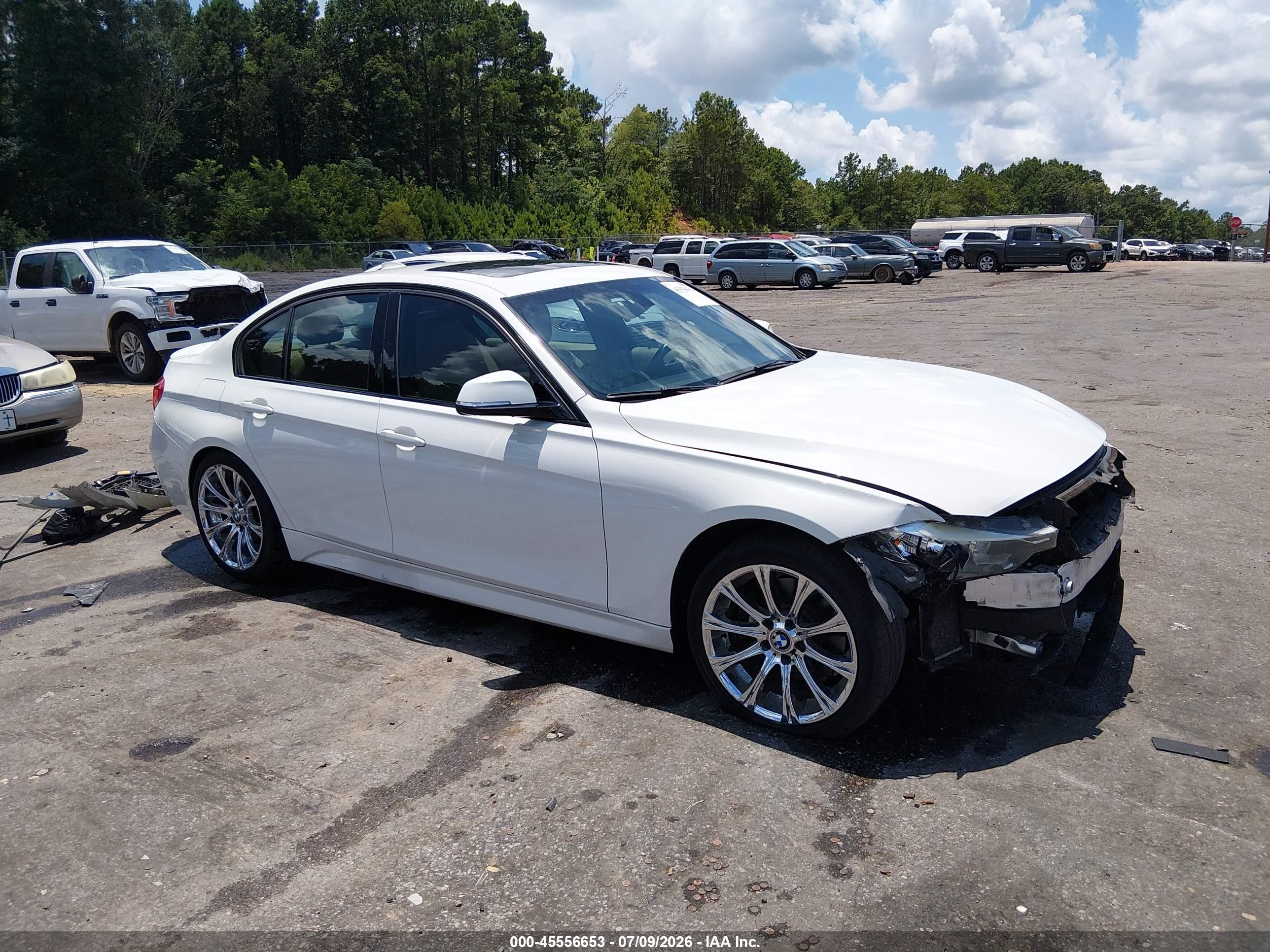 2014 BMW 3 Series 328i, VIN WBA3A5C52EF605881 — Front end