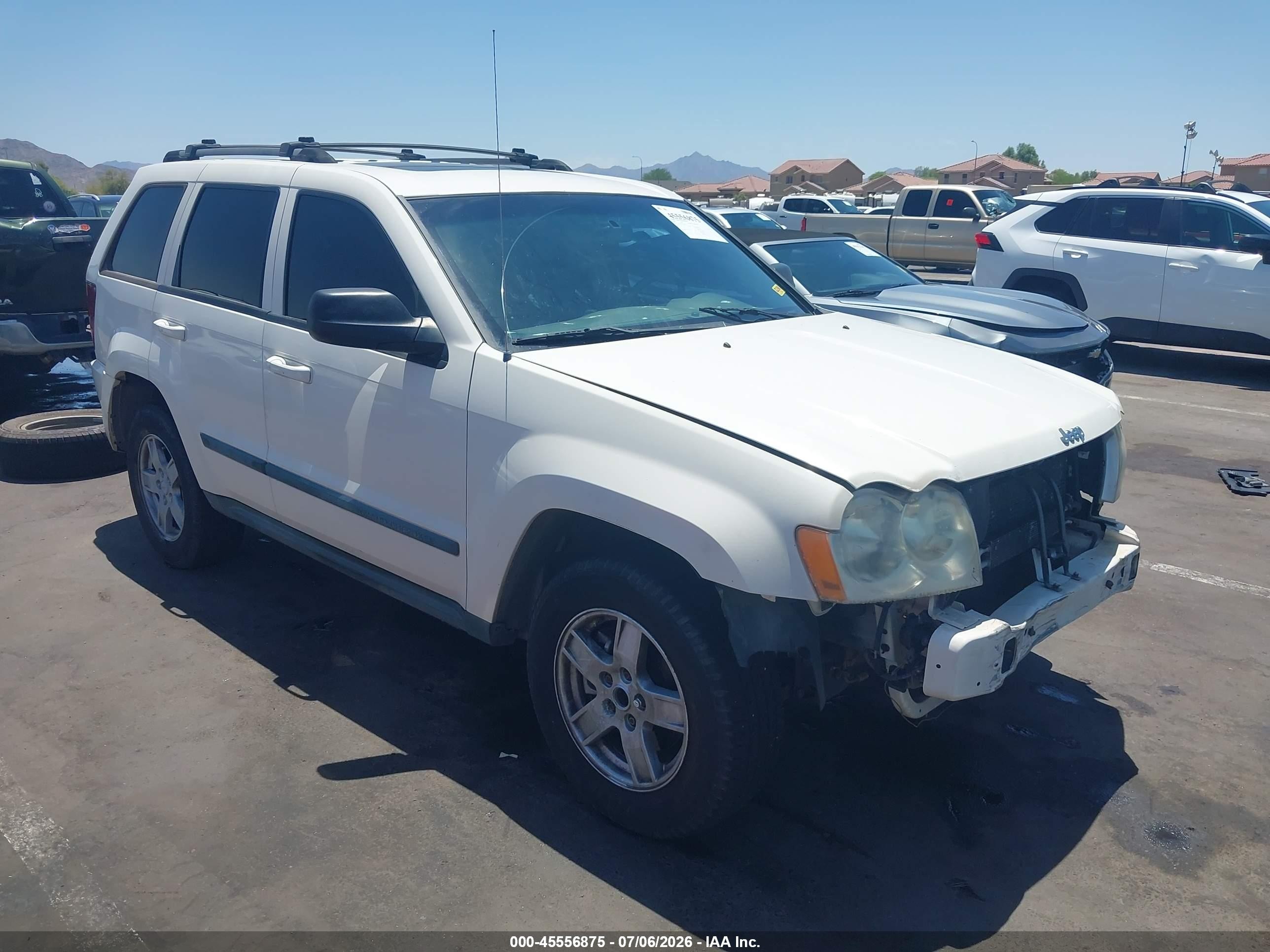 2007 Jeep Grand Cherokee Laredo, VIN 1J8GS48K17C649944 — Front end