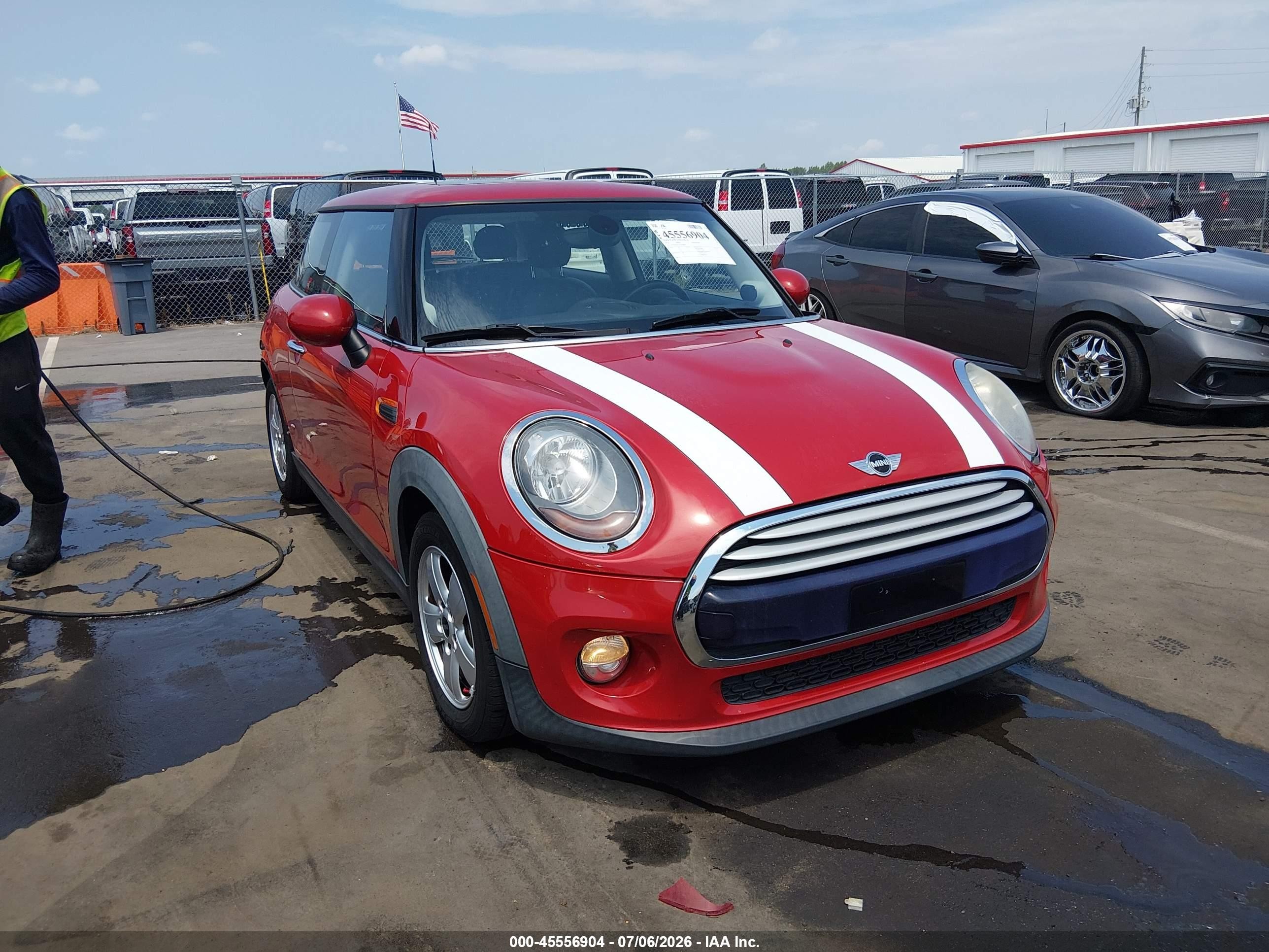 2014 MINI Hardtop, VIN WMWXM5C5XET934886 — Rear end