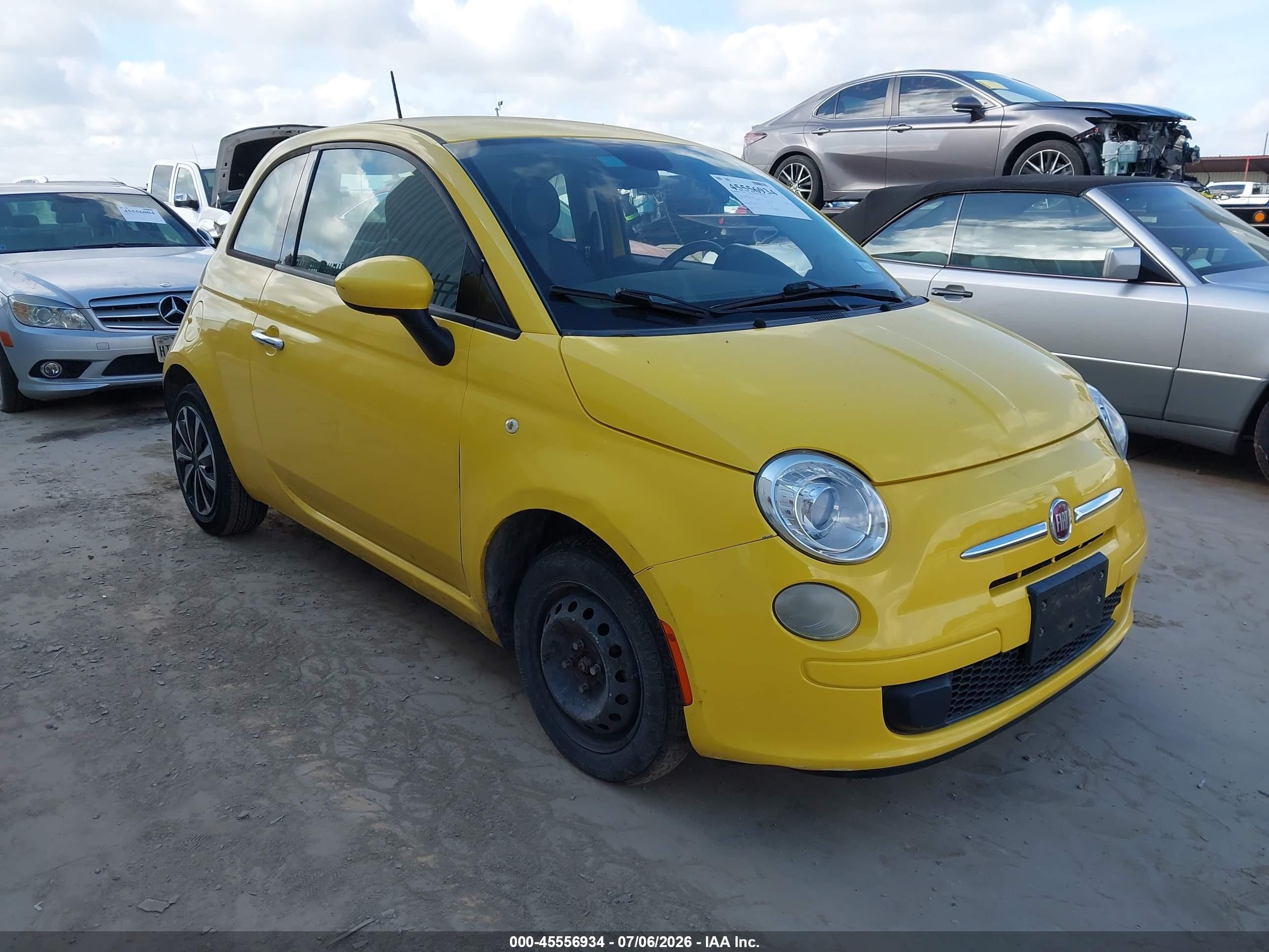 2015 FIAT 500 Pop, VIN 3C3CFFAR7FT624664 — Normal wear