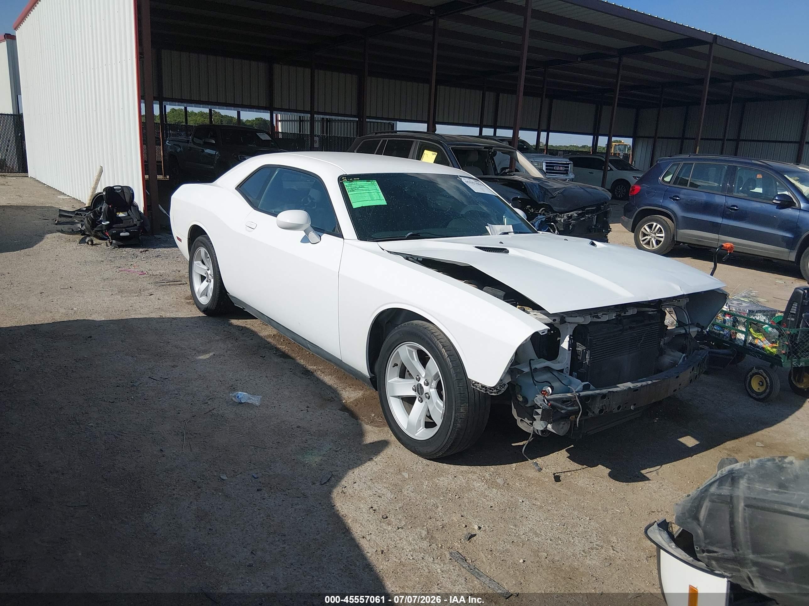 2013 Dodge Challenger SXT, VIN 2C3CDYAG3DH641242 — Front end