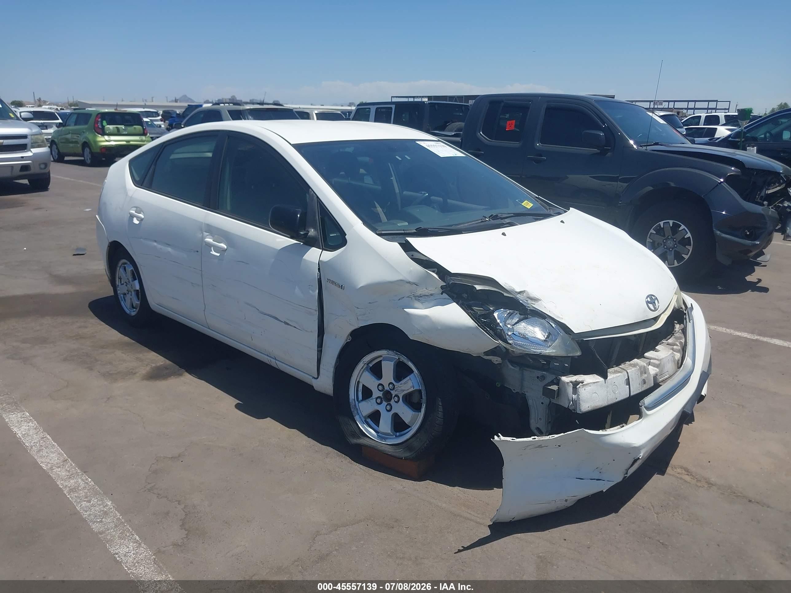 2008 Toyota Prius, VIN JTDKB20U283414909 — Перед