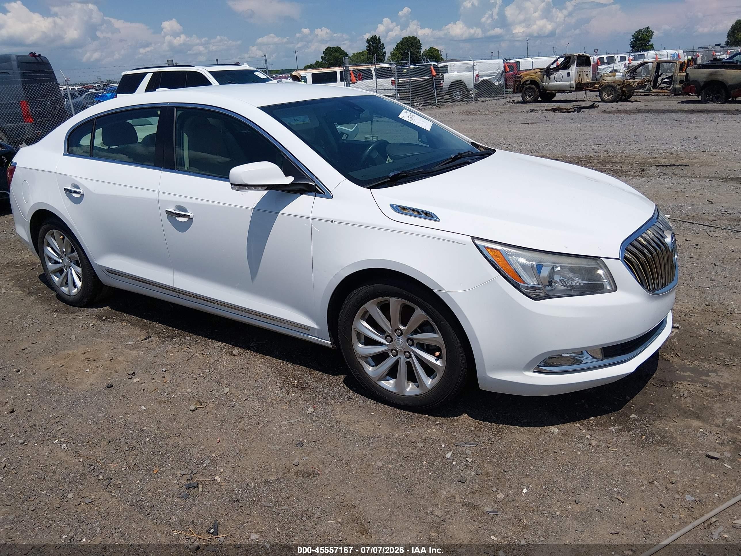 2015 Buick LaCrosse Leather, VIN 1G4GB5G37FF304885 — Зад