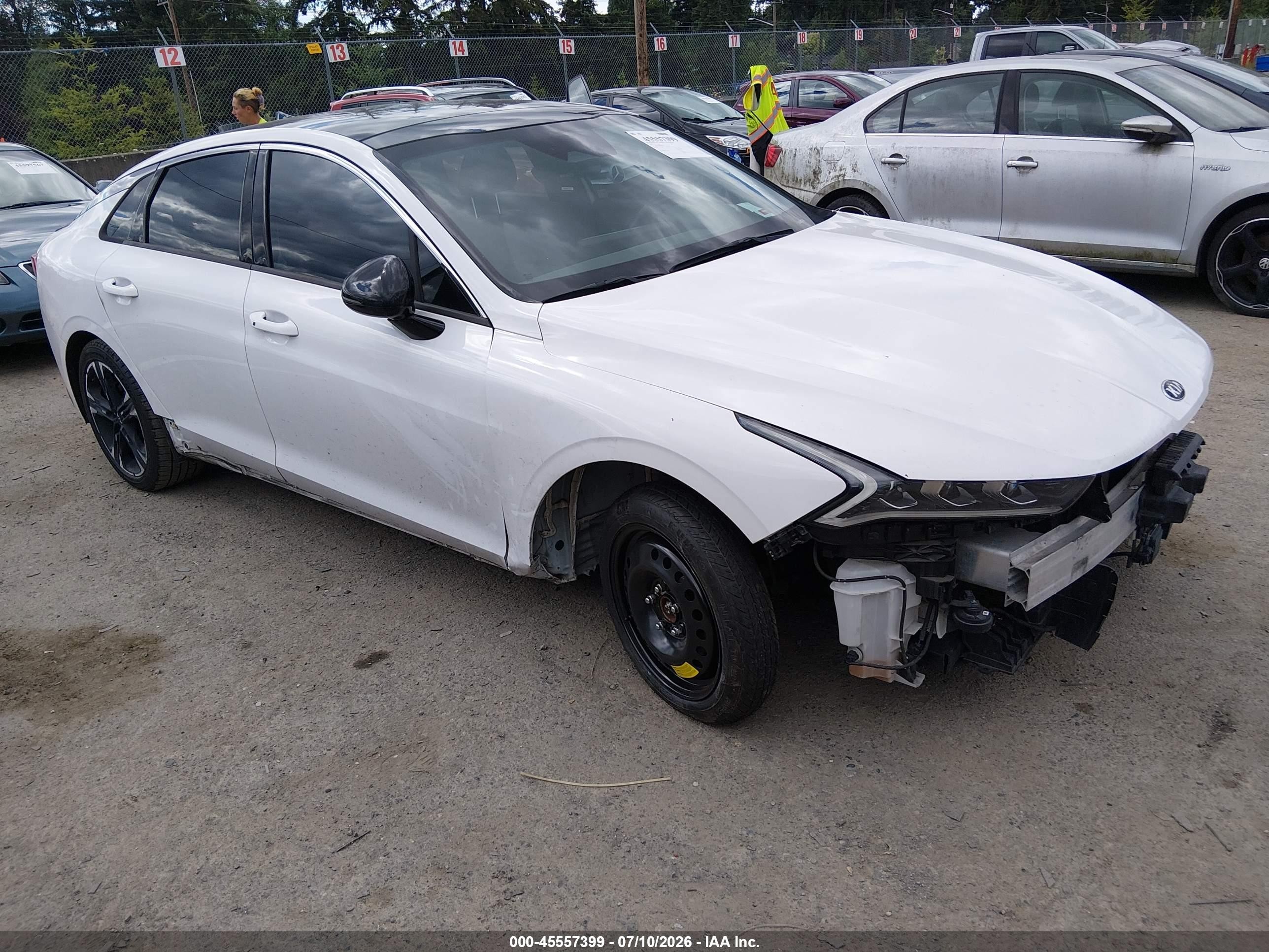 2021 Kia K5 GT-Line, VIN 5XXG64J27MG013143 — Front end