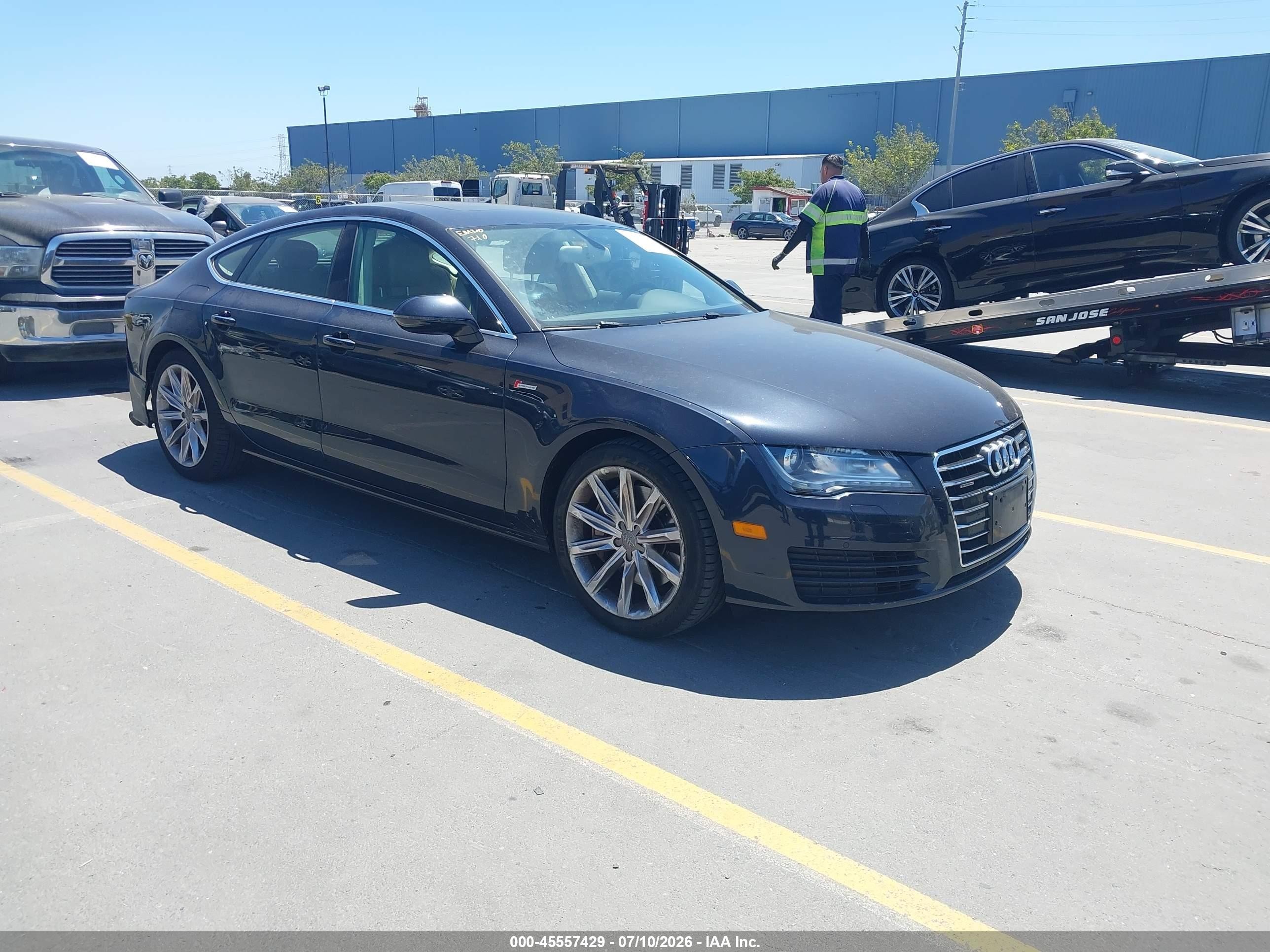 2013 Audi A7 Premium Plus, VIN WAUYGAFC4DN107595 — Зад