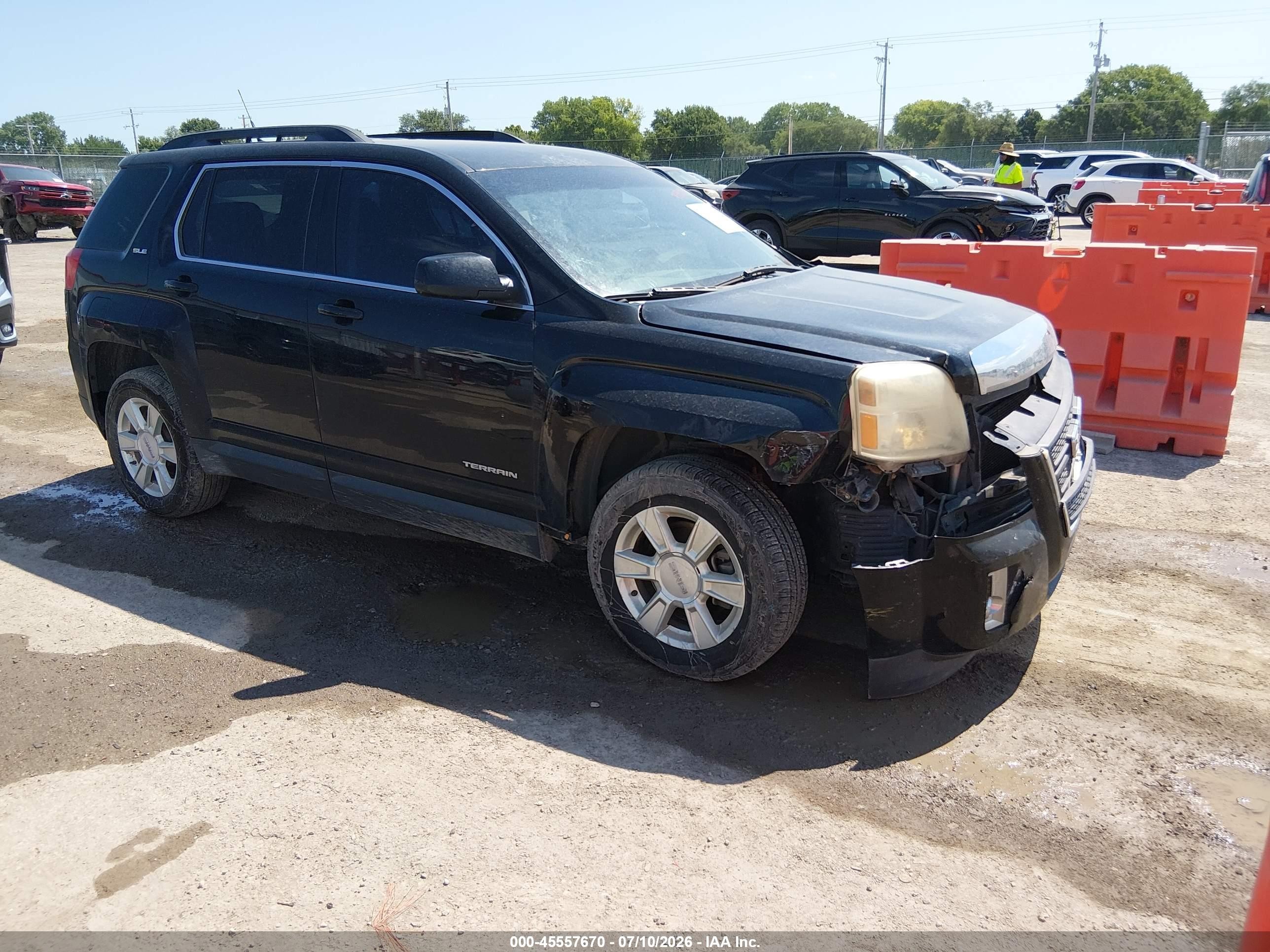 2010 GMC Terrain SLE-2, VIN 2CTALDEW3A6244111 — Перед