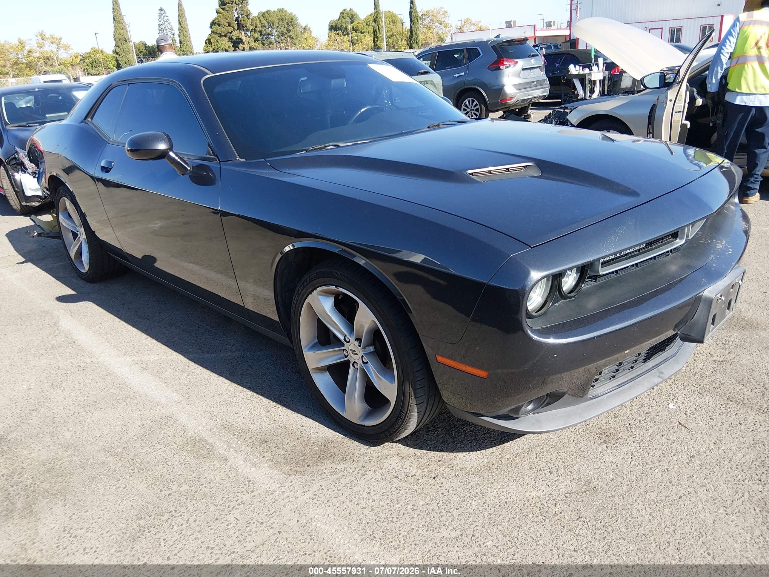 2017 Dodge Challenger SXT, VIN 2C3CDZAG4HH503043 — Rear end
