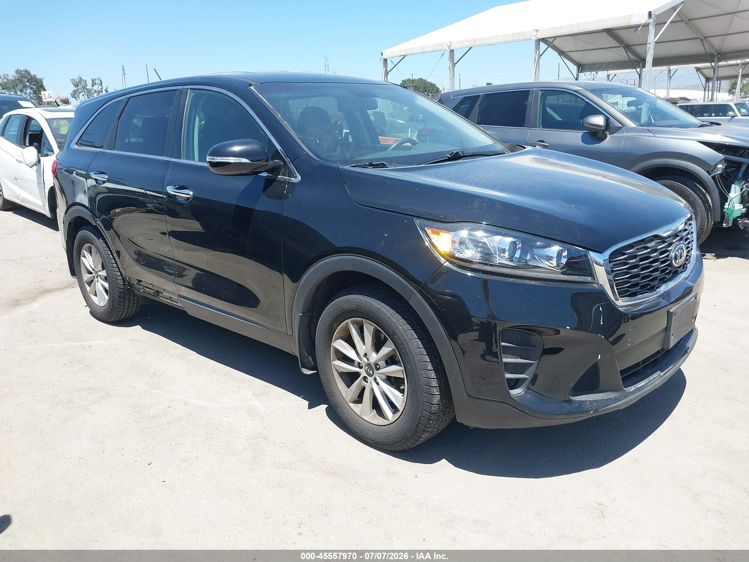 2019 Kia Sorento L, VIN 5XYPG4A37KG593489 — Rear end