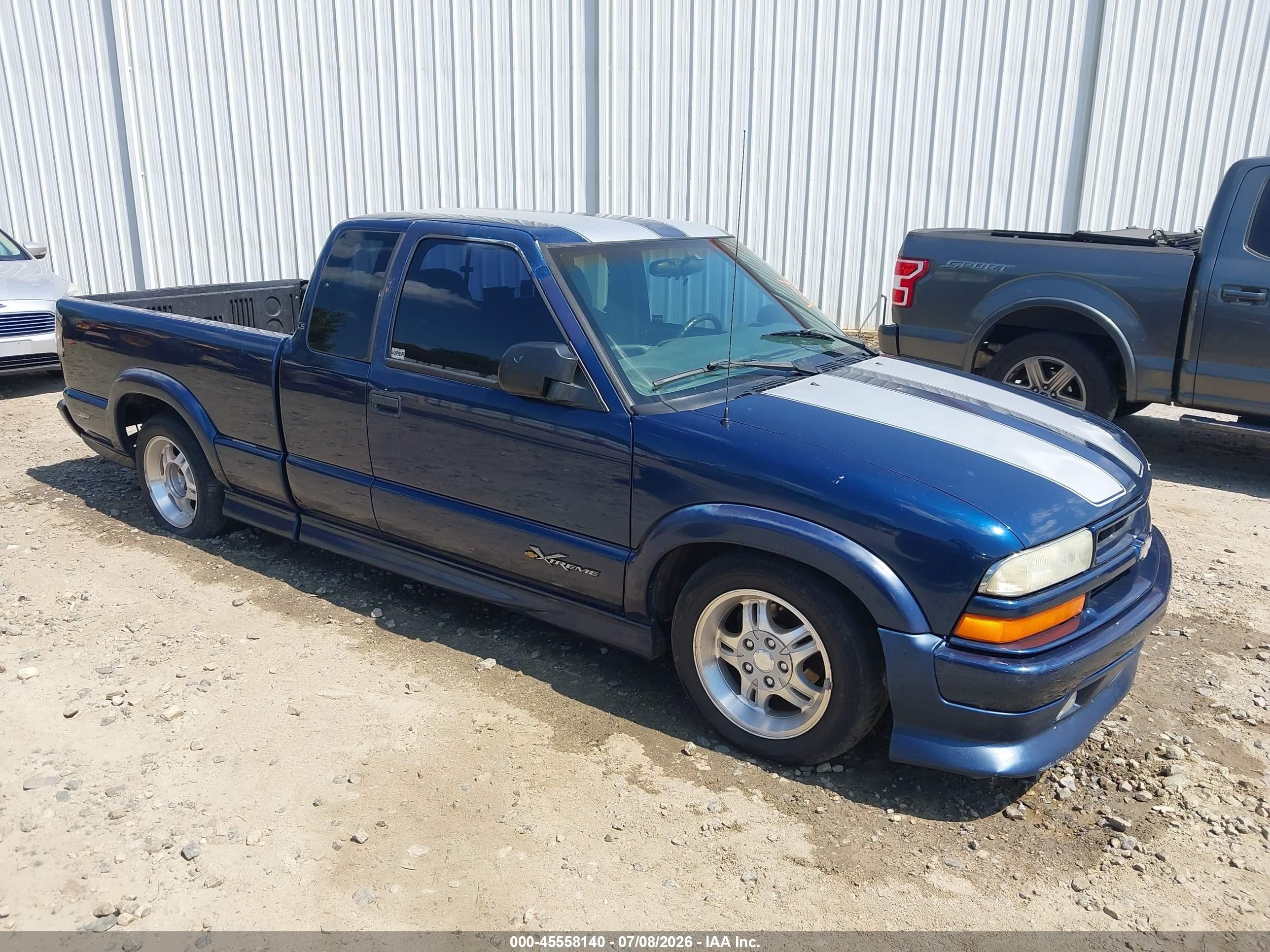 2003 Chevrolet S-10 LS, VIN 1GCCS19XX38140205 — Normal wear