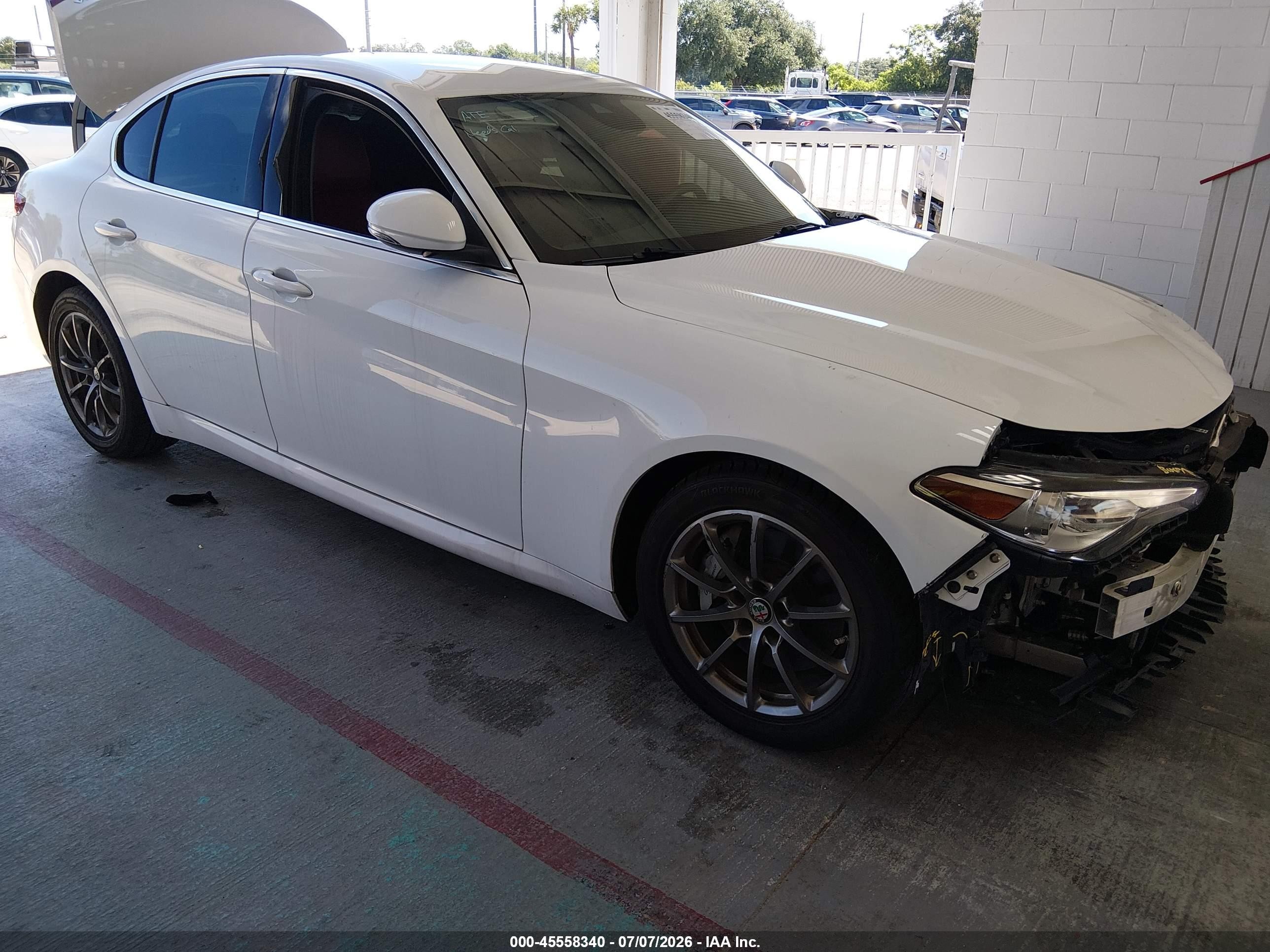 2020 Alfa Romeo Giulia, VIN ZARFAMAN3L7635904 — Front end