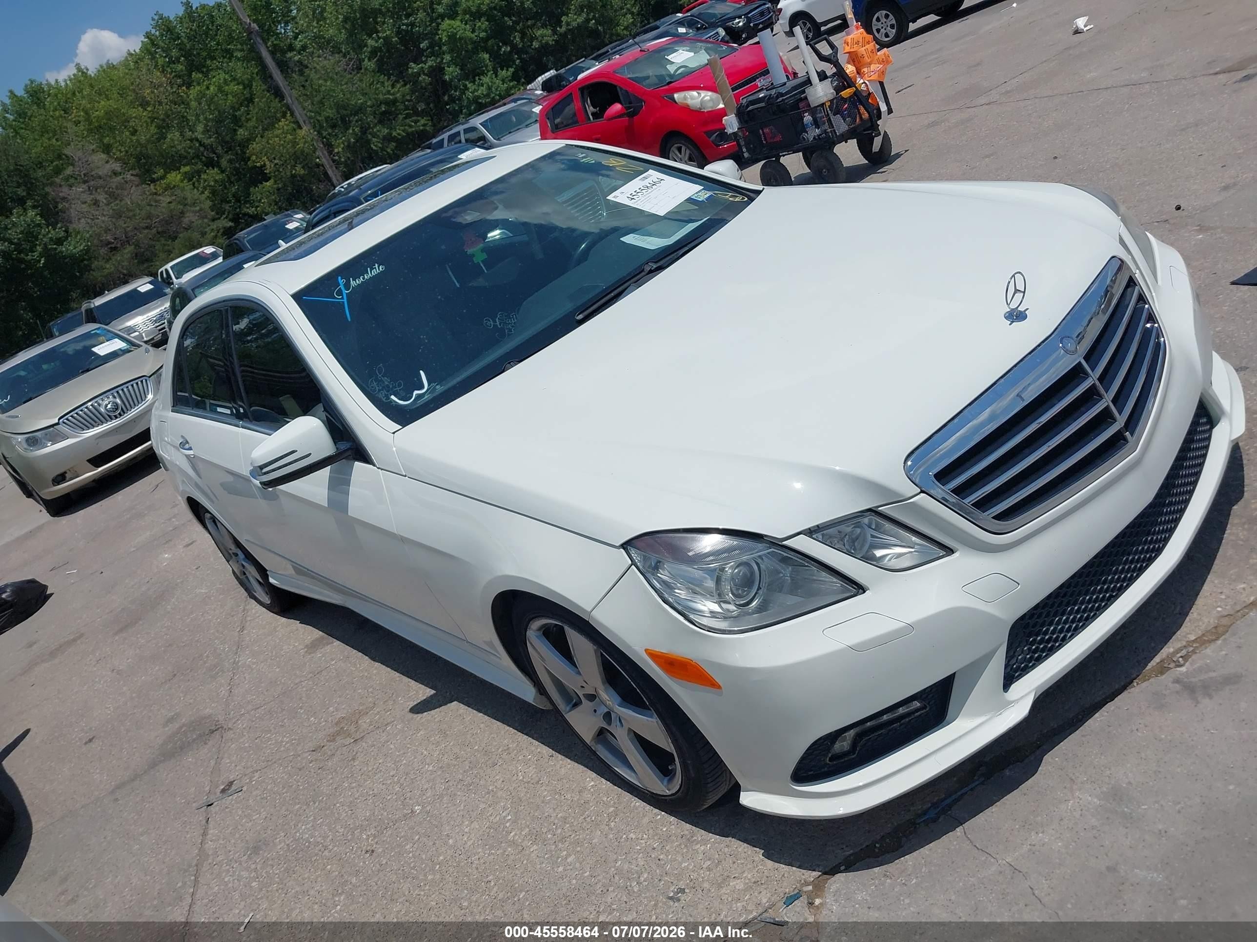 2011 Mercedes-Benz E 350 Luxury, VIN WDDHF5GB8BA459771 — Normal wear