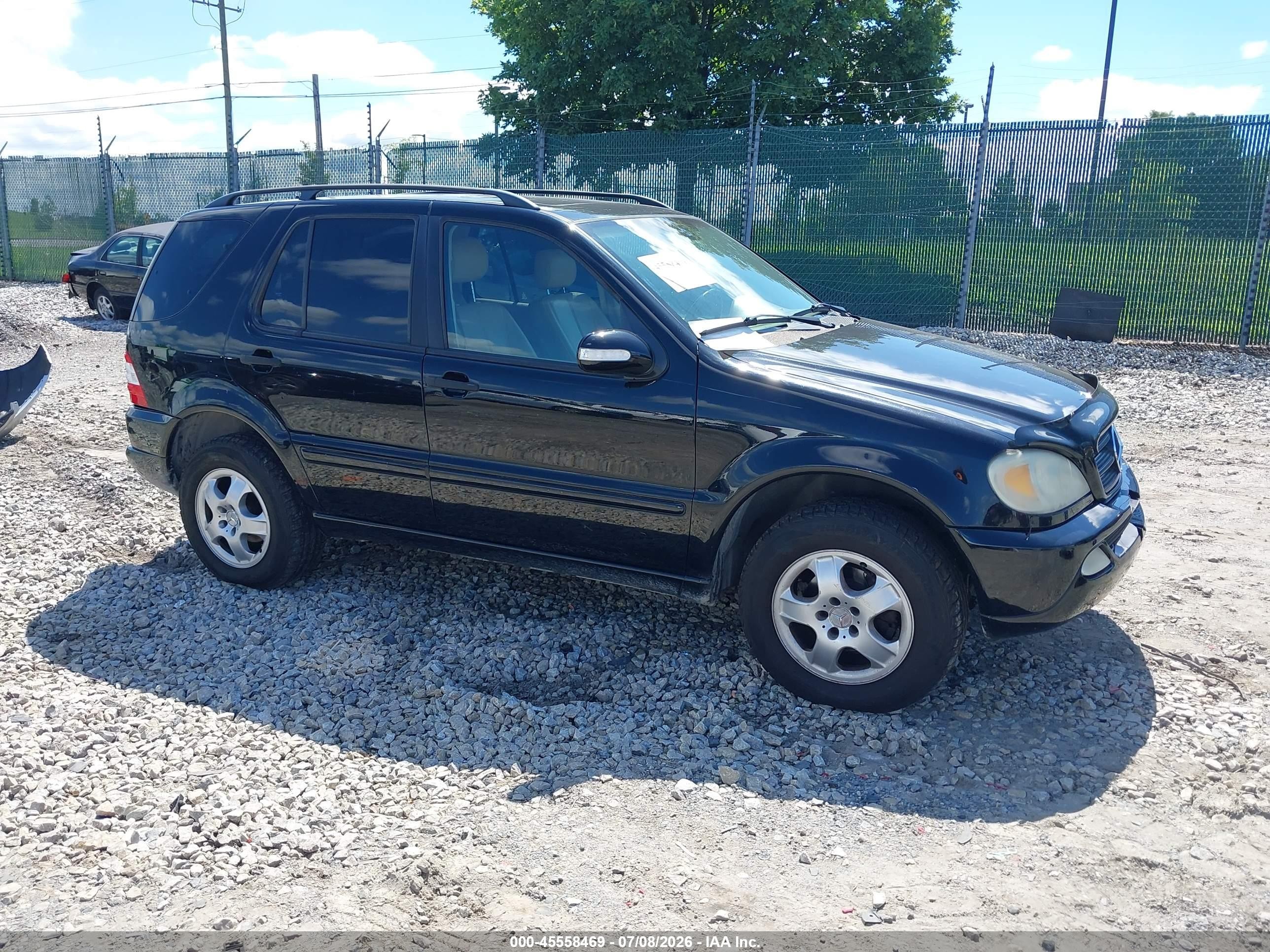 2003 Mercedes-Benz M 320, VIN 4JGAB54EX3A372733 — Rear end