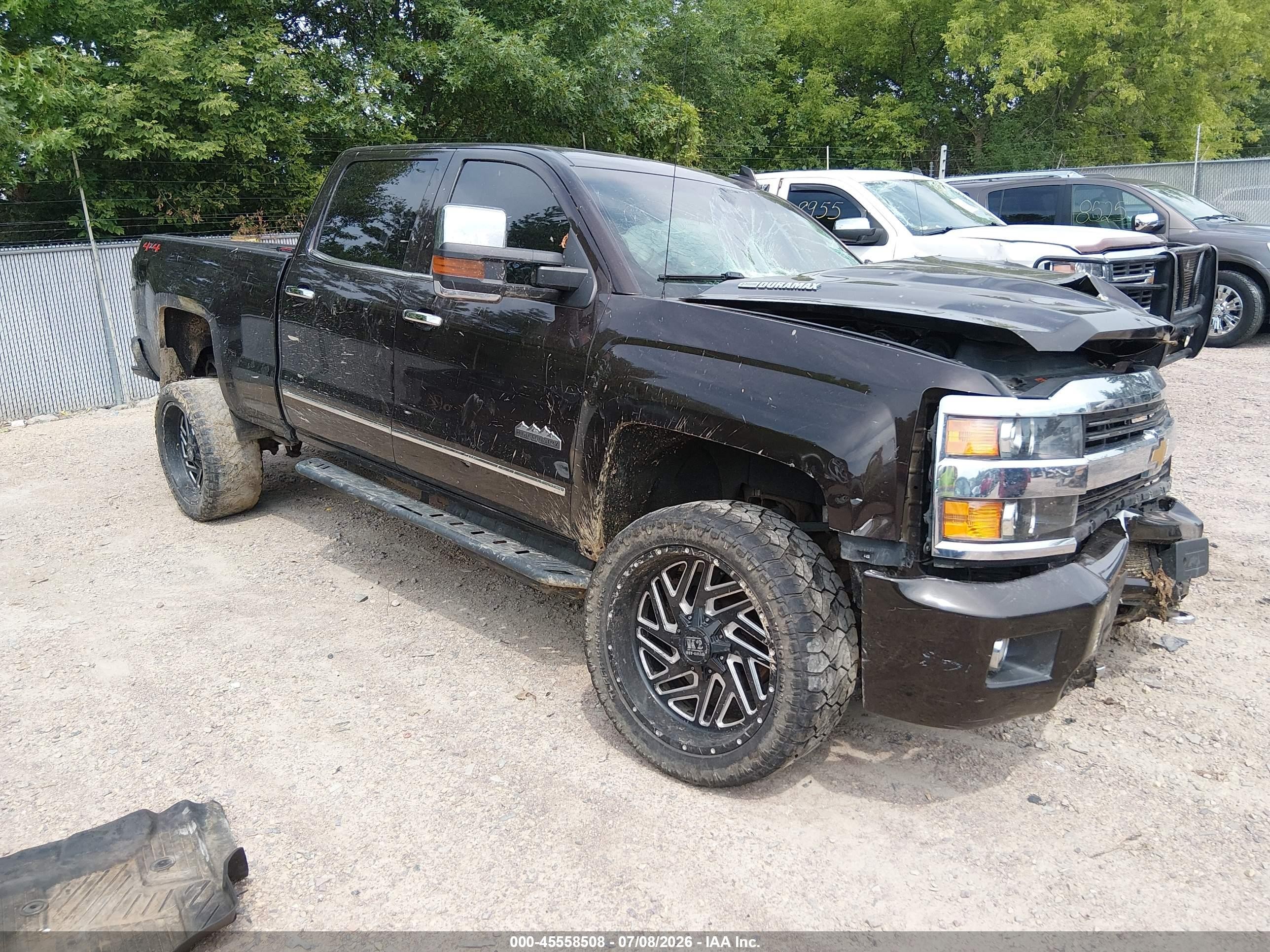 2018 Chevrolet Silverado 2500HD High Country, VIN 1GC1KXEY2JF158019 — Front end