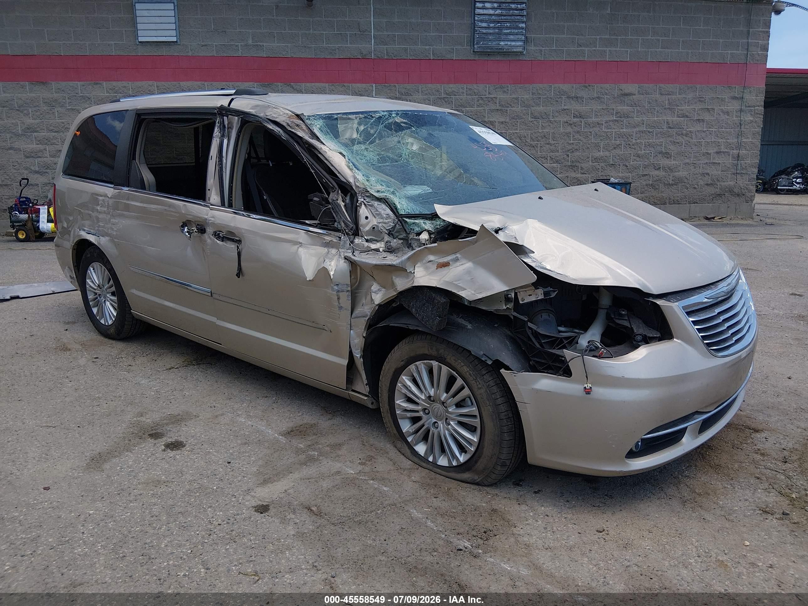 2015 Chrysler Town & Country Limited, VIN 2C4RC1JG5FR677494 — Бок