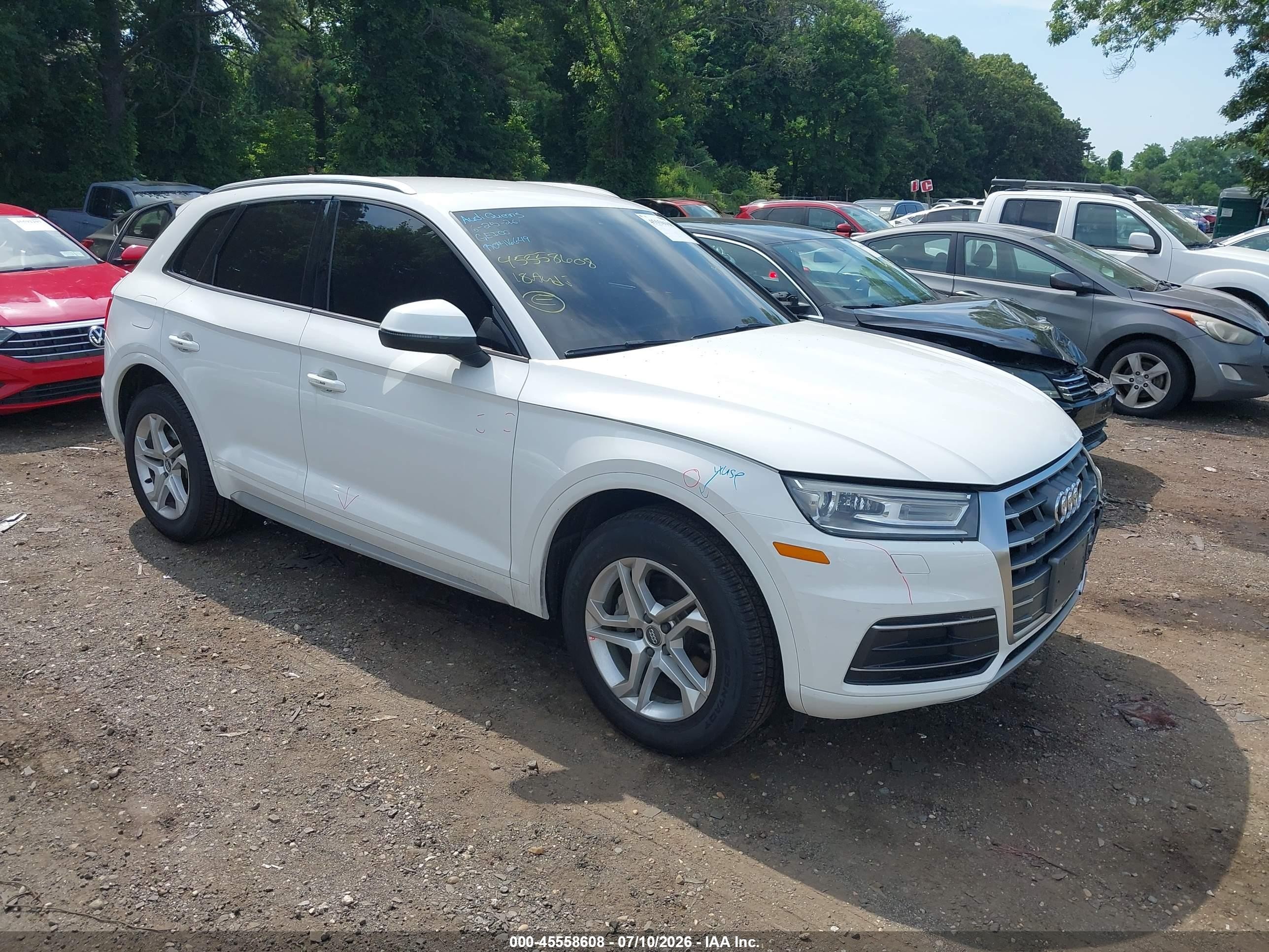 2018 Audi Q5 Premium, VIN WA1ANAFY1J2130572 — Перед