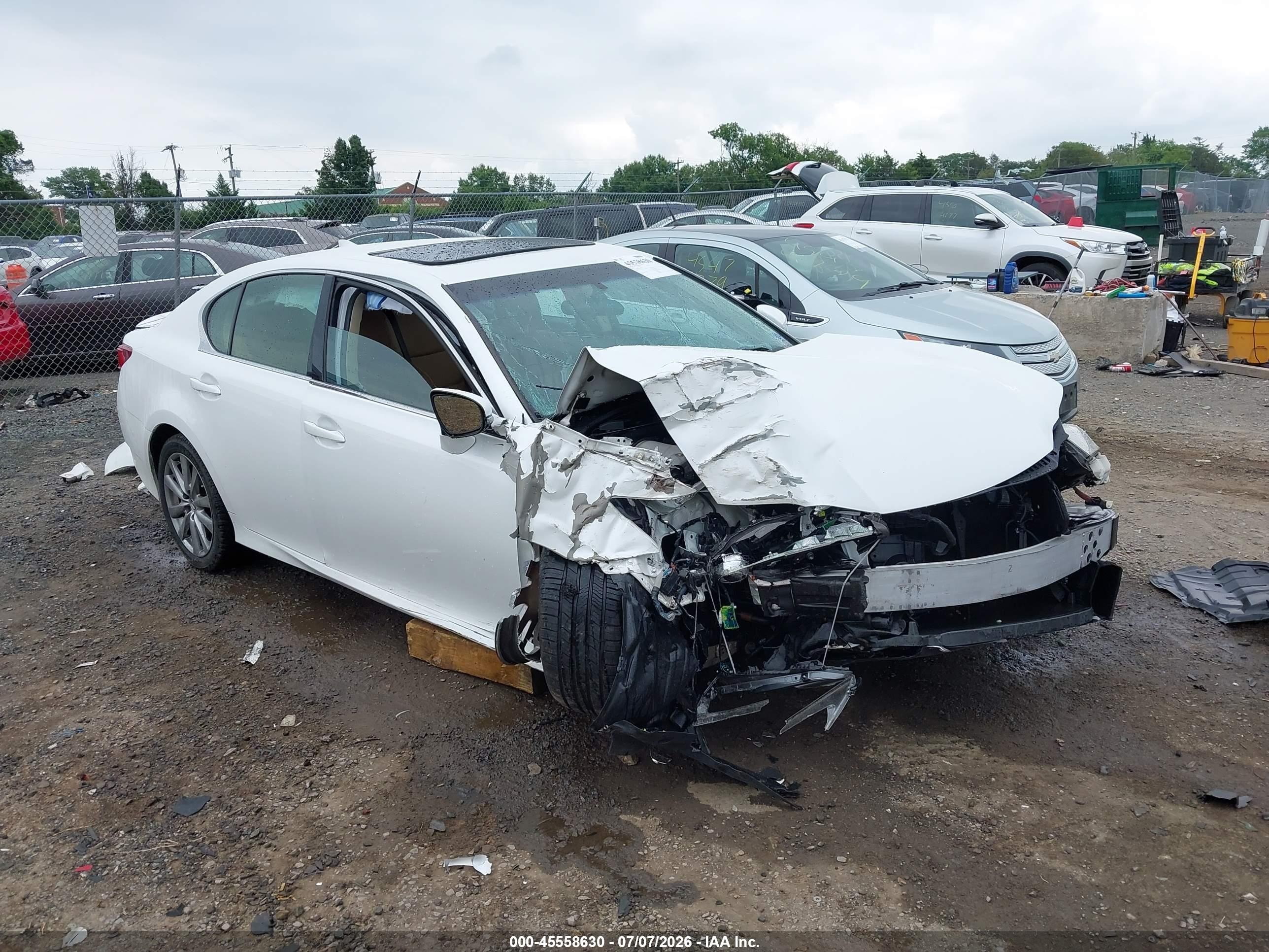 2015 Lexus GS 350, VIN JTHCE1BL0FA009715 — Перед