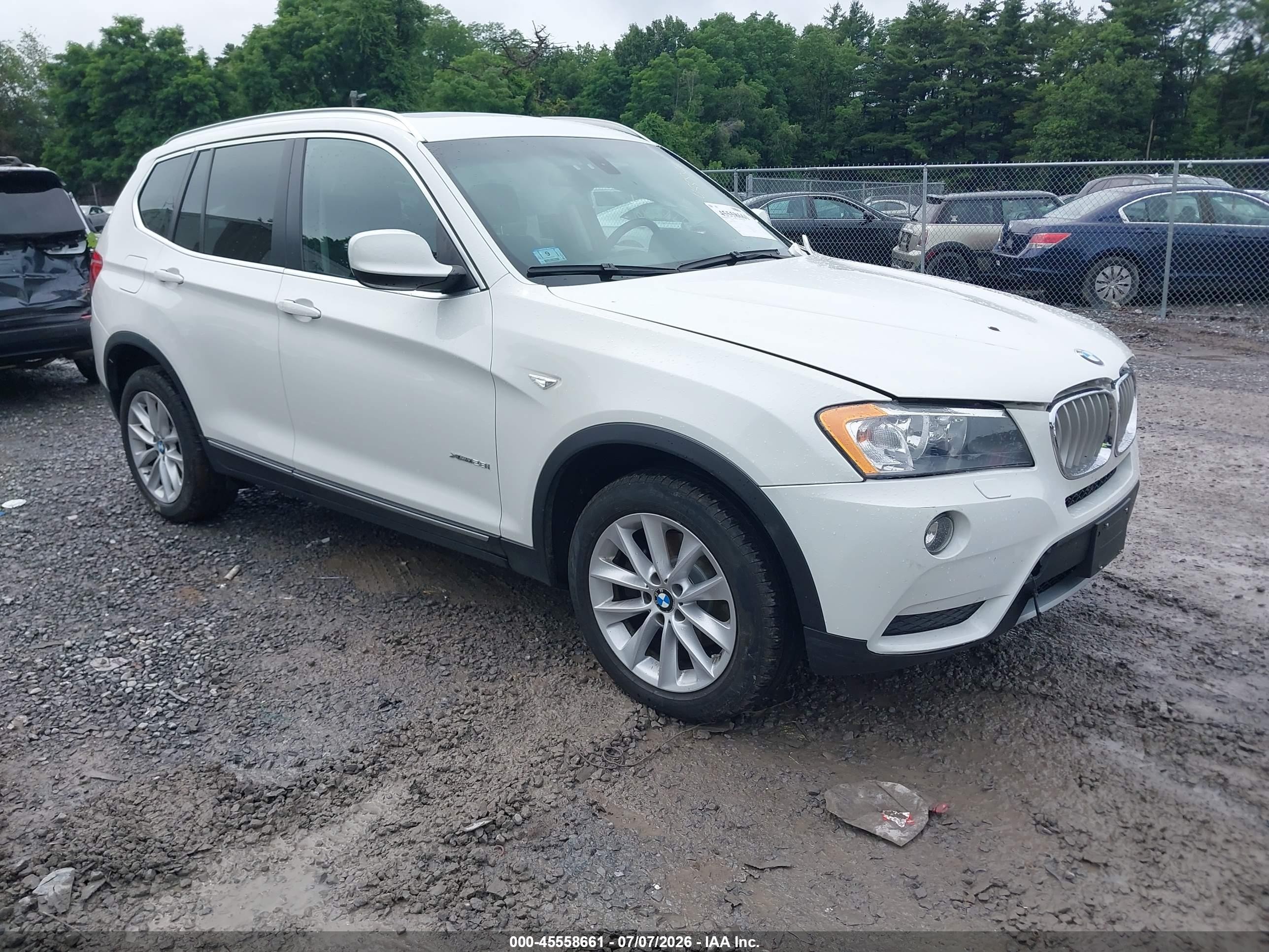 2011 BMW X3 28i, VIN 5UXWX5C53BL711332 — Front end