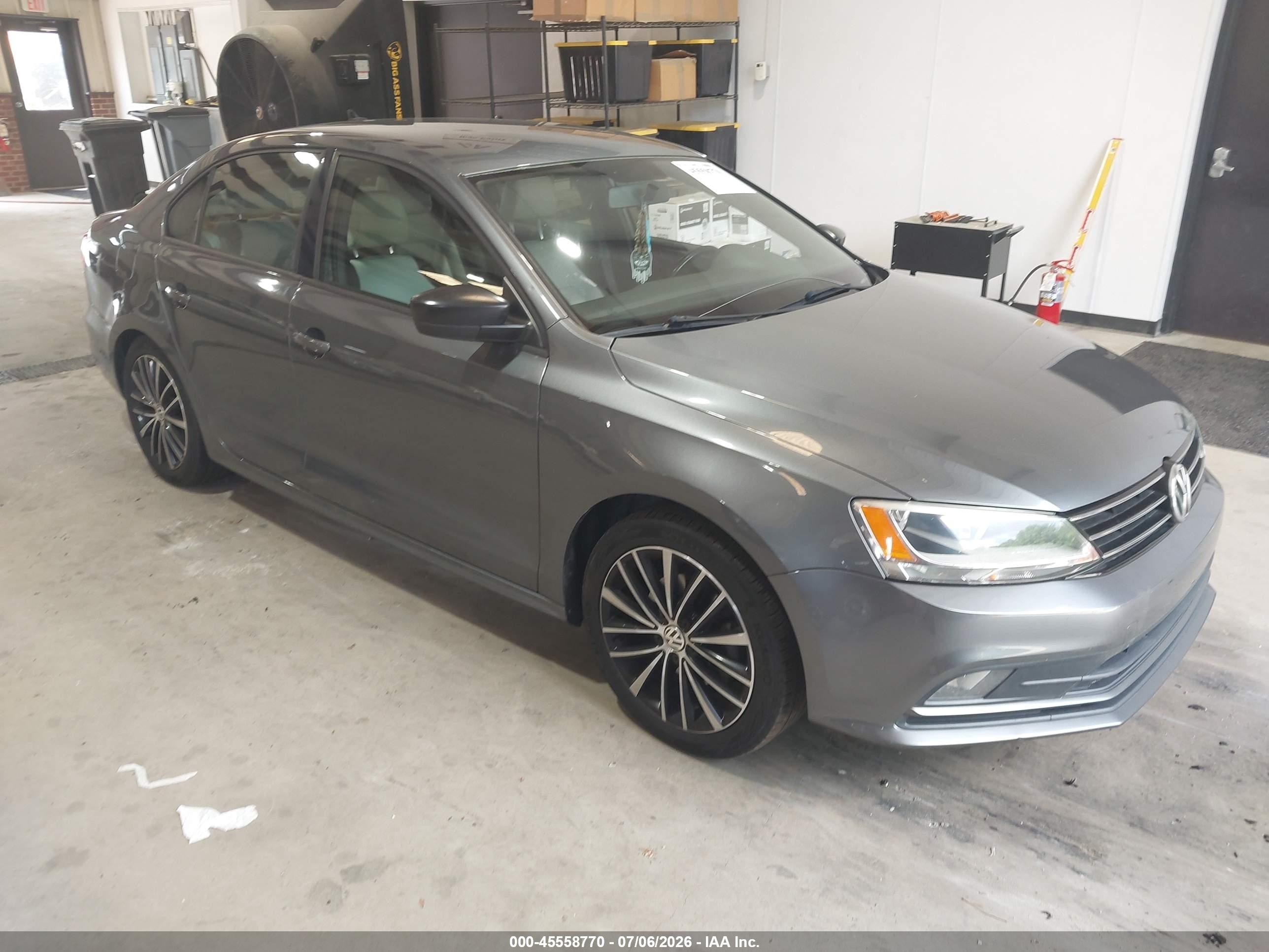 2016 Volkswagen Jetta Sport, VIN 3VWD17AJ2GM414125 — Side