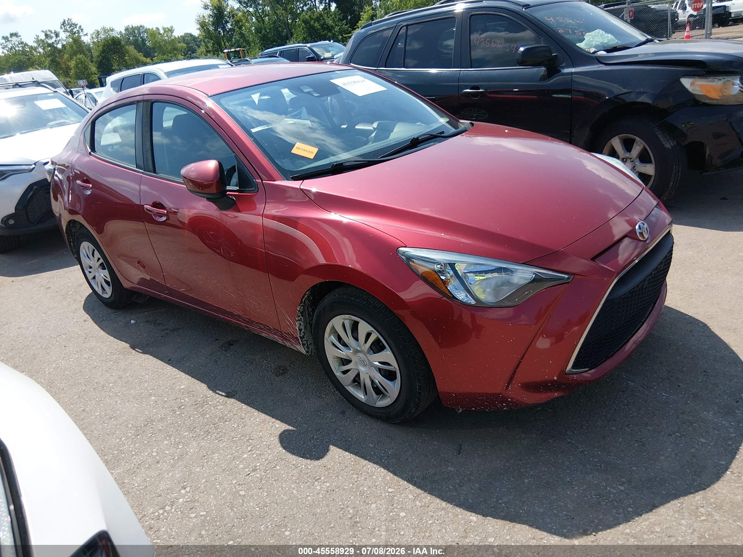 2020 Toyota Yaris LE, VIN 3MYDLBYV9LY715942 — Side