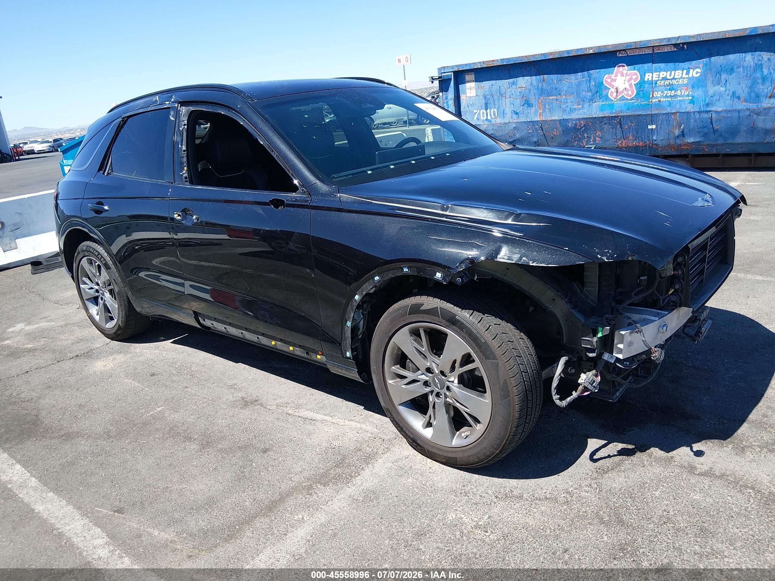 2022 Genesis GV70 Sport, VIN KMUMCDTC4NU021064 — Front end