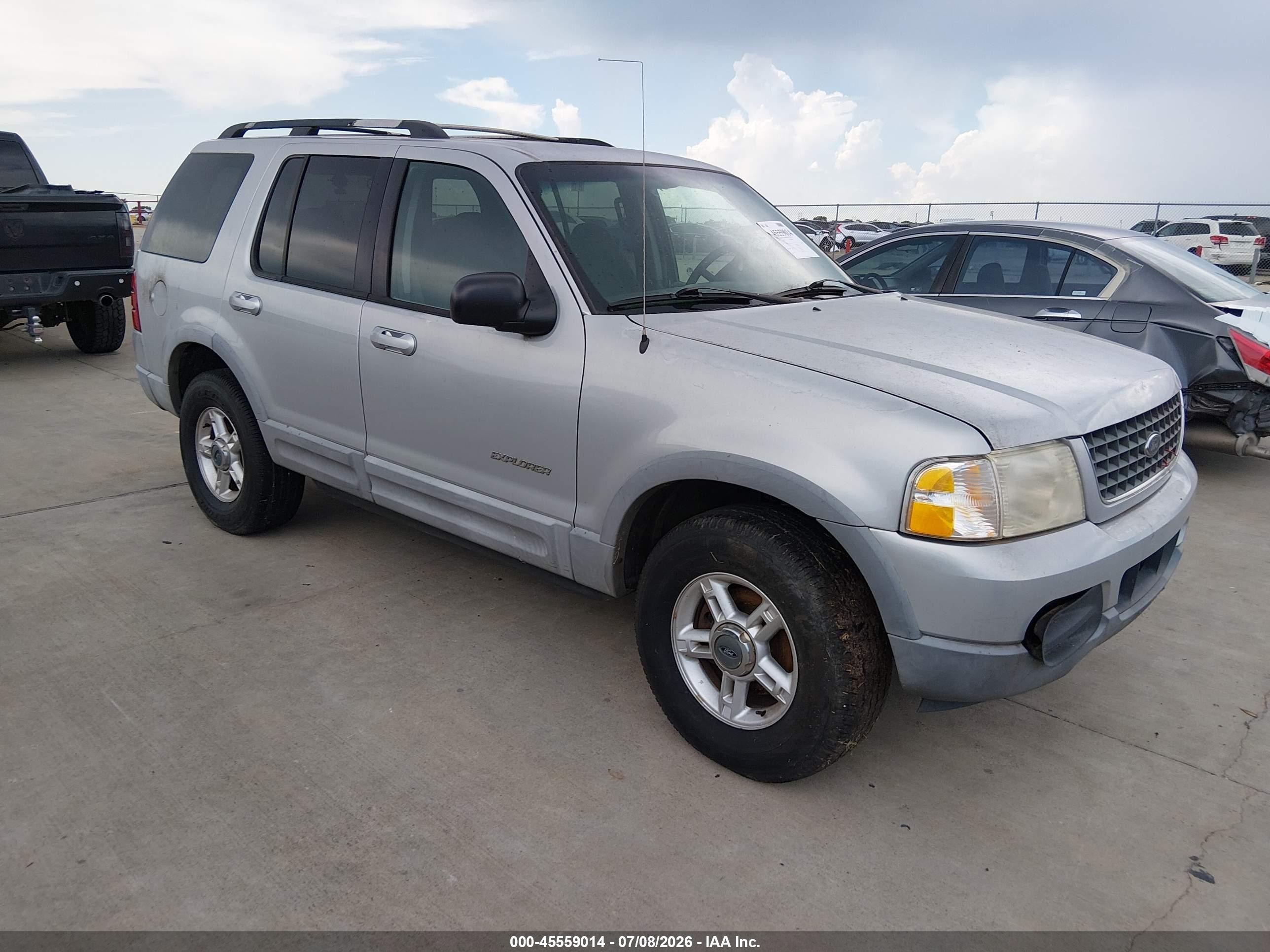 2002 Ford Explorer XLT, VIN 1FMZU63E92UA06103 — Normal wear