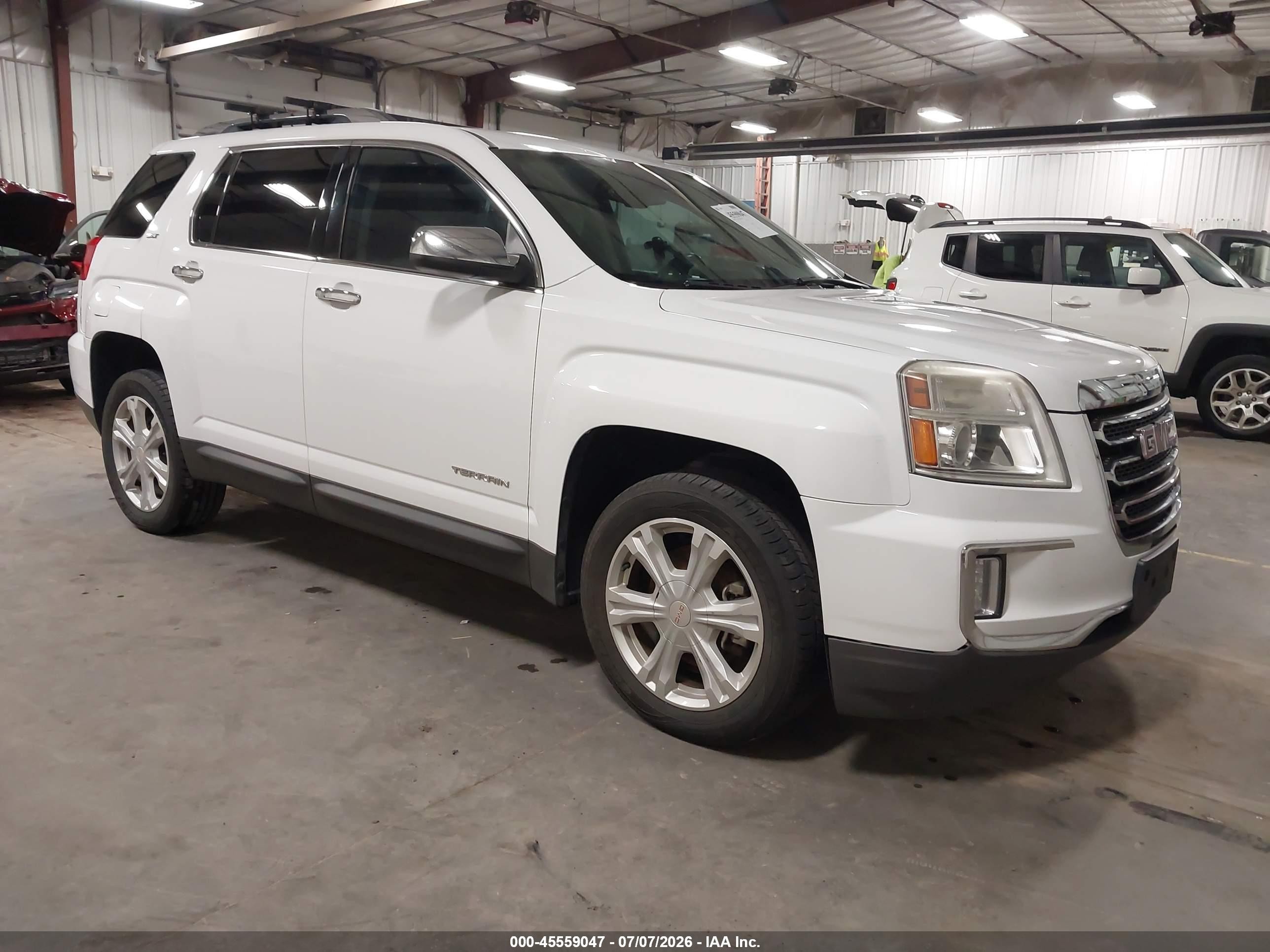 2016 GMC Terrain SLT, VIN 2GKFLPE30G6136843 — Rear end