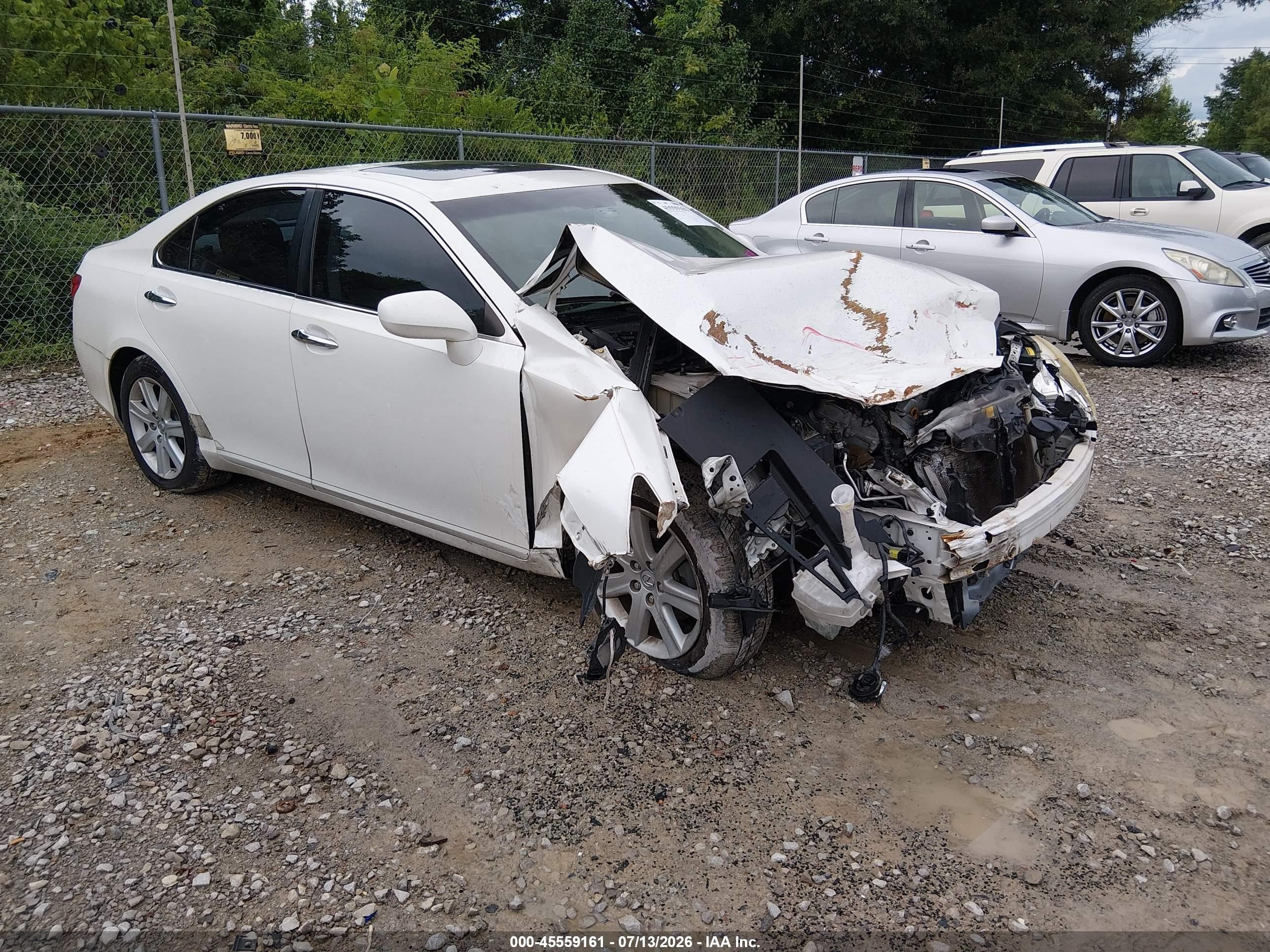 2008 Lexus ES 330, VIN JTHBJ46G682256708 — Front end