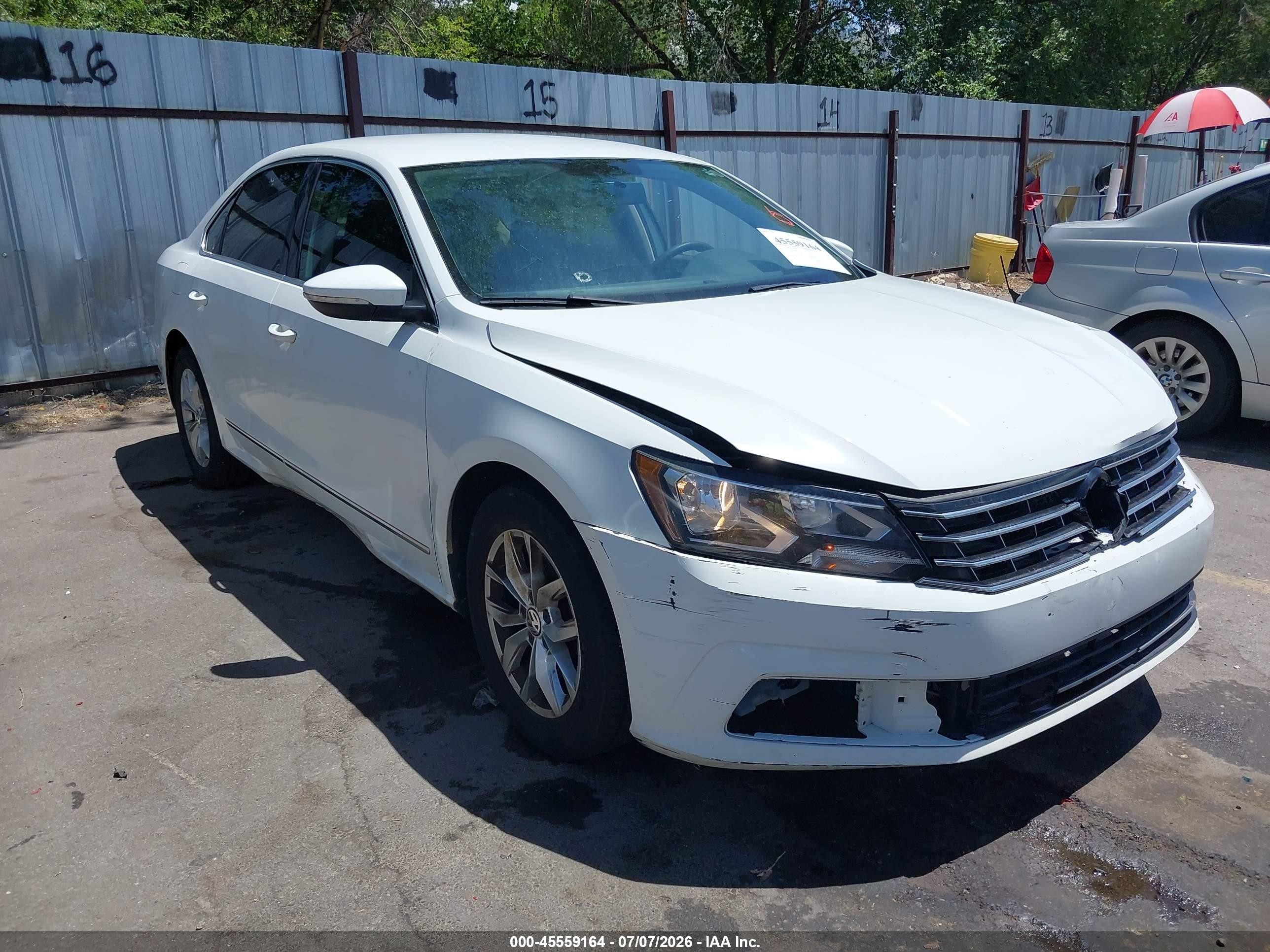 2017 Volkswagen Passat S, VIN 1VWAT7A36HC064676 — По всему кузову