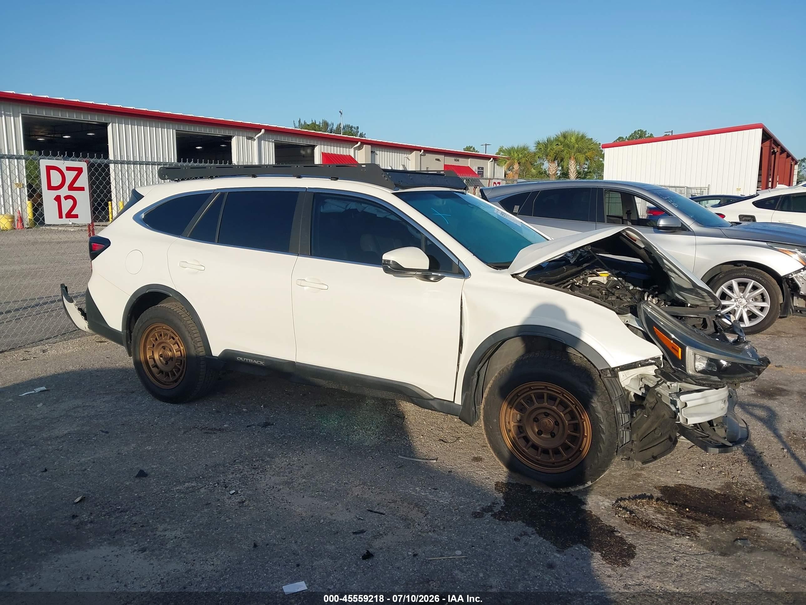 2022 Subaru Outback Premium, VIN 4S4BTAFC6N3149425 — Front end
